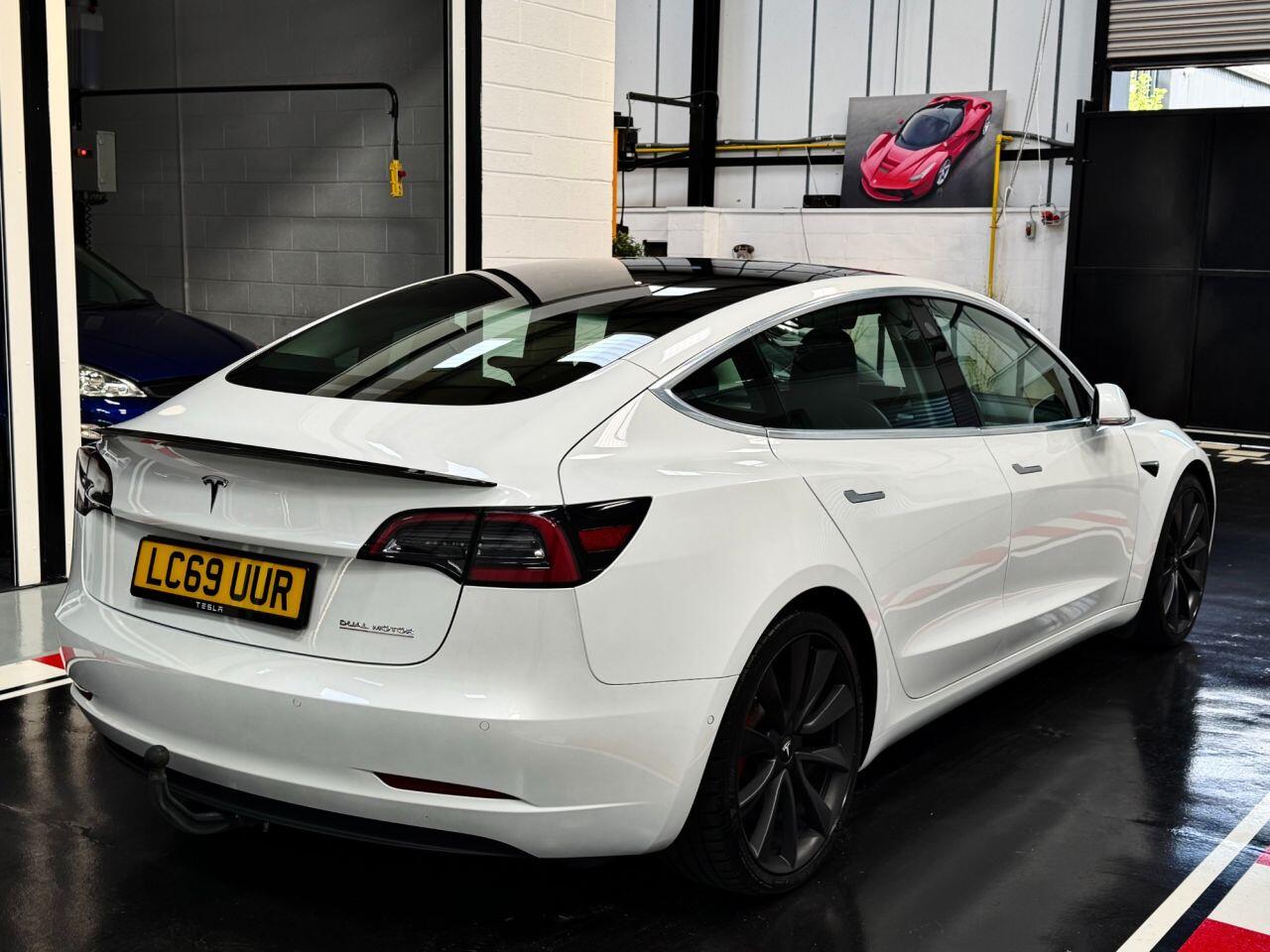 Tesla Model 3 view 34