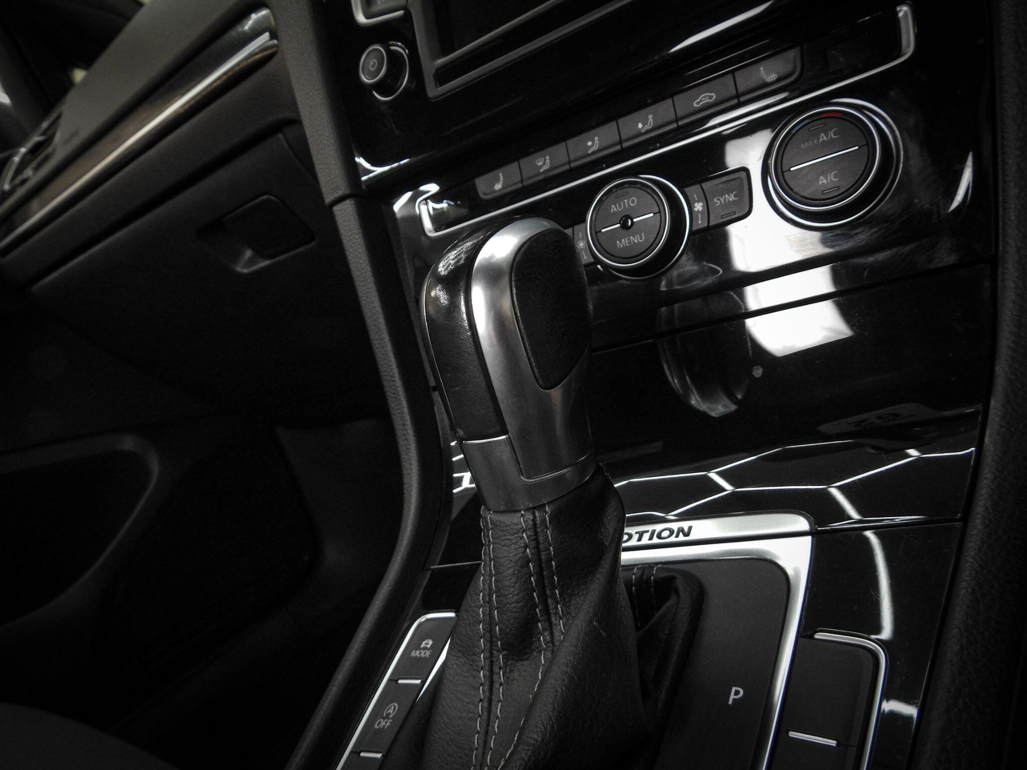 Volkswagen Golf view 34