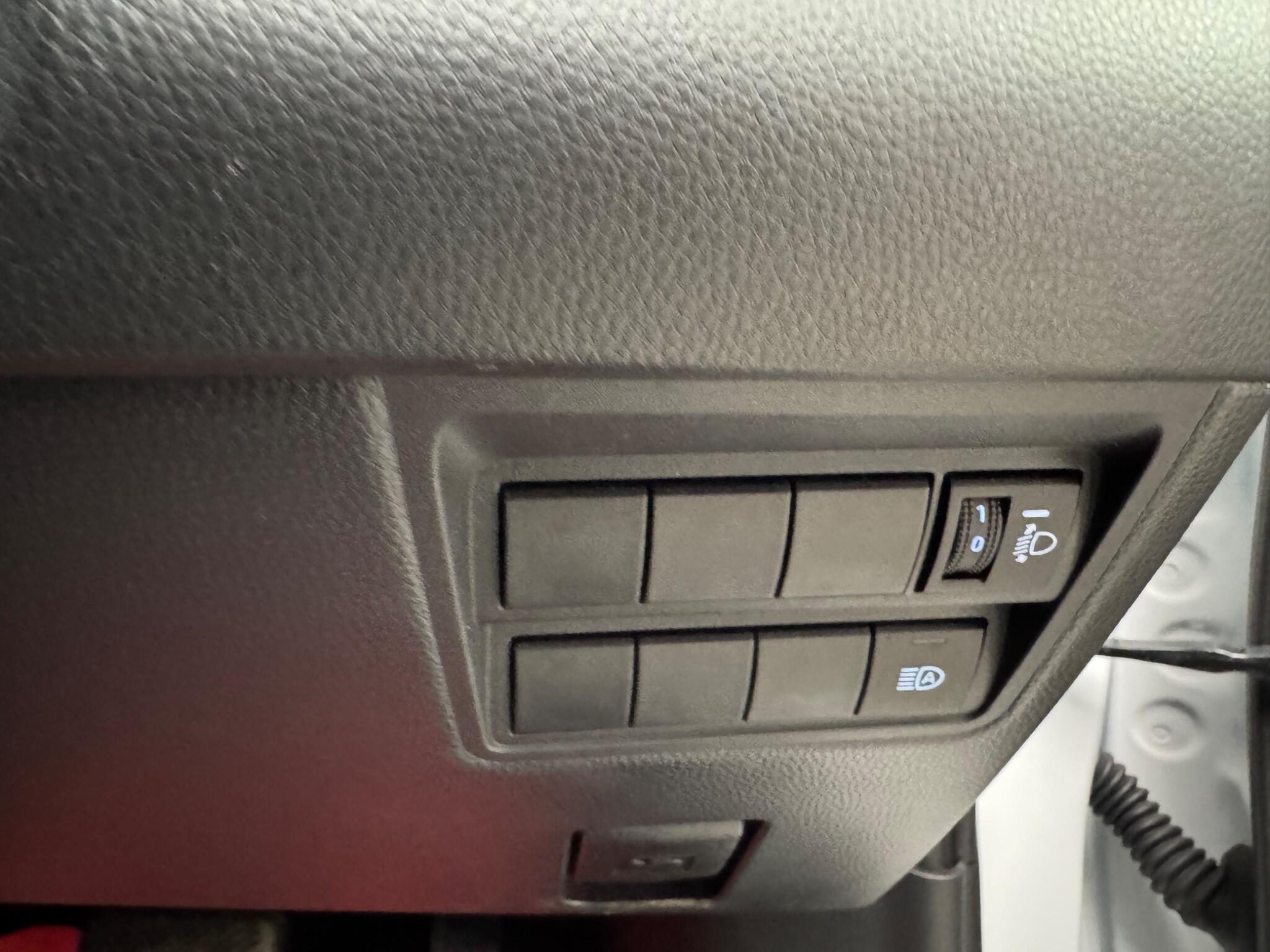 Toyota Yaris view 10