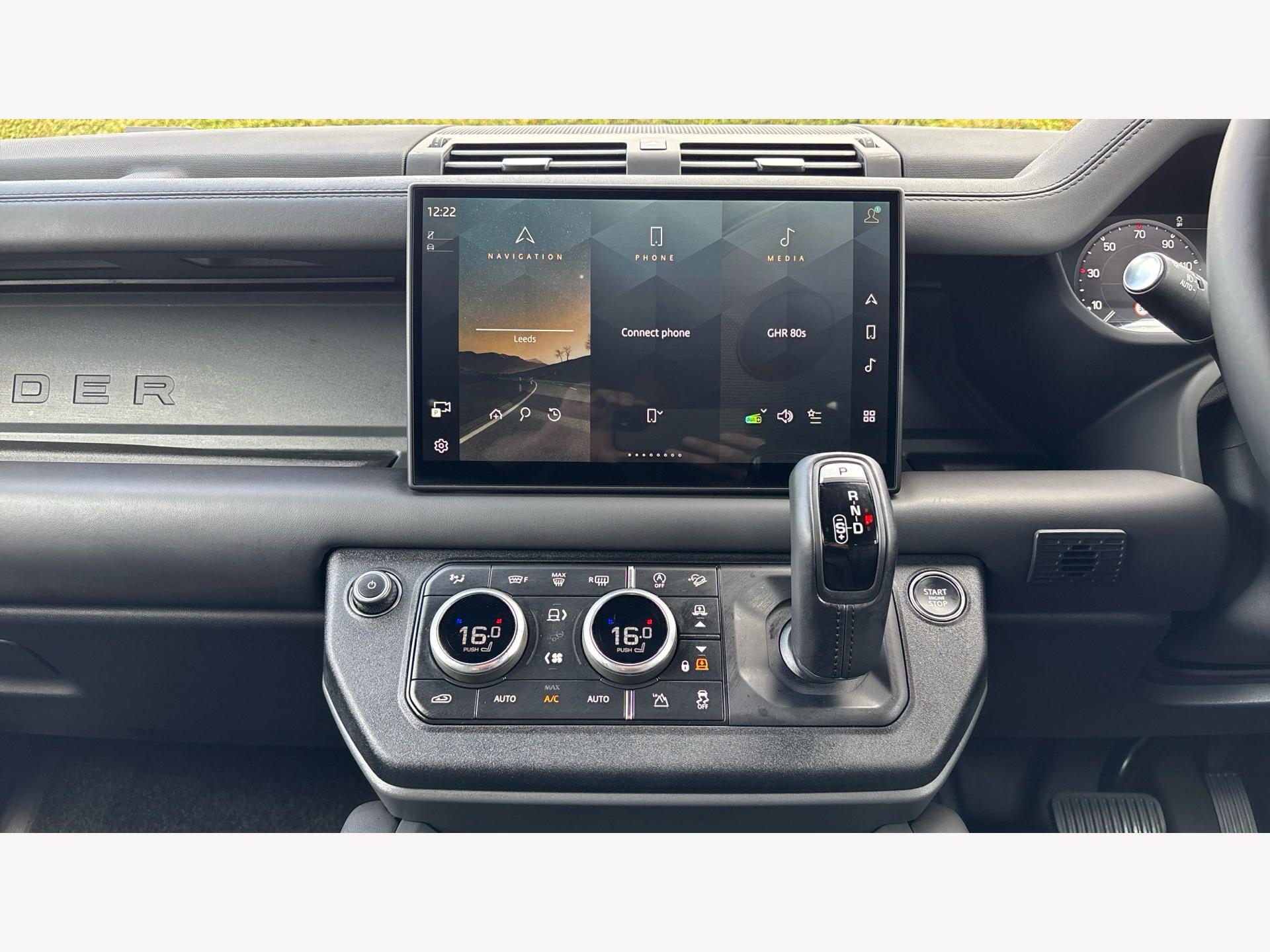 Land Rover Defender view 17