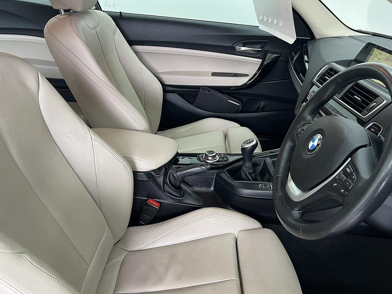 BMW 1 Series view 8