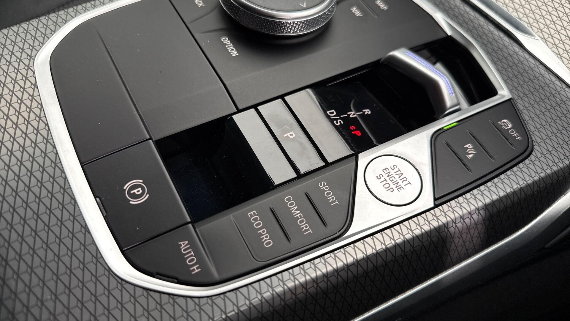 BMW 3 Series view 19