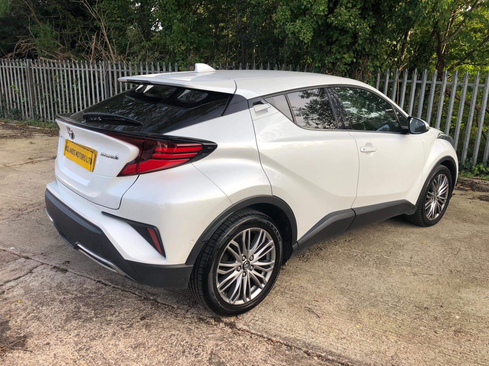 Toyota C-HR view 10