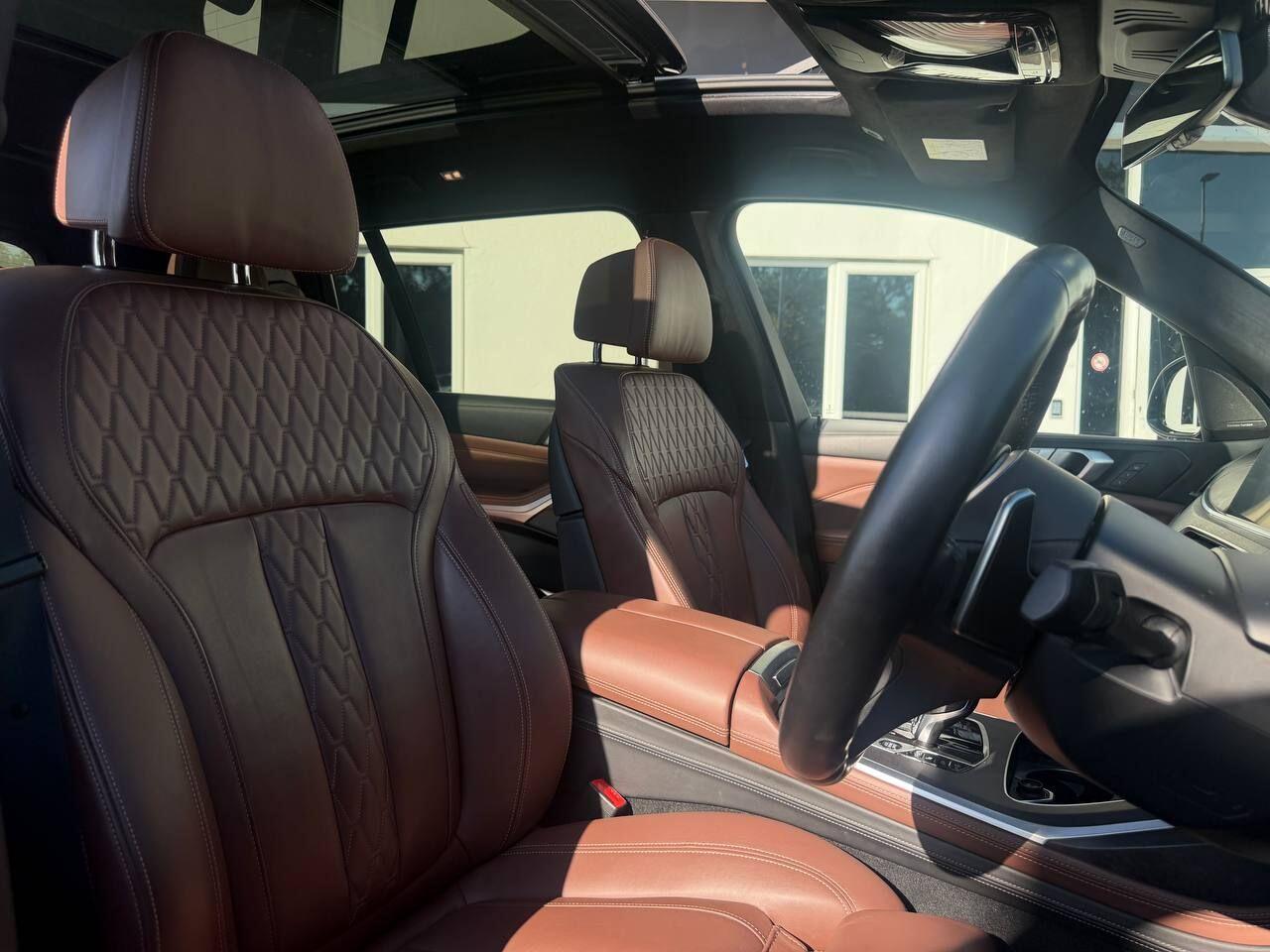 BMW X7 view 13