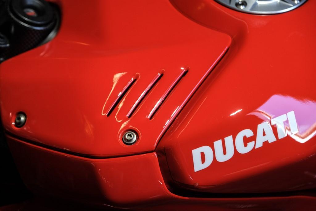 Ducati Superleggera V4 view 23