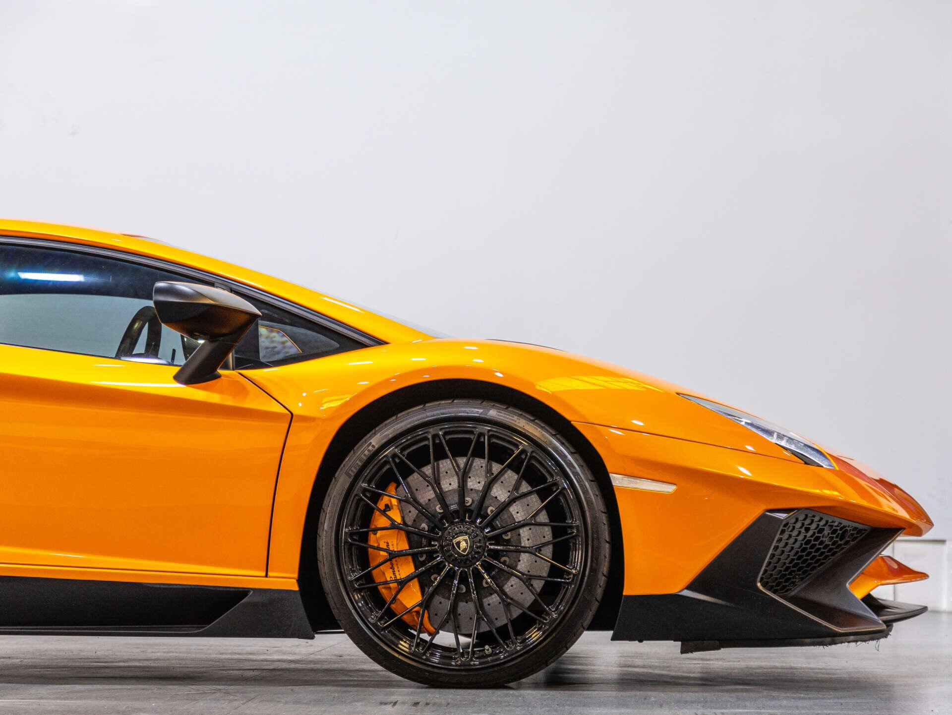 Lamborghini Aventador view 23