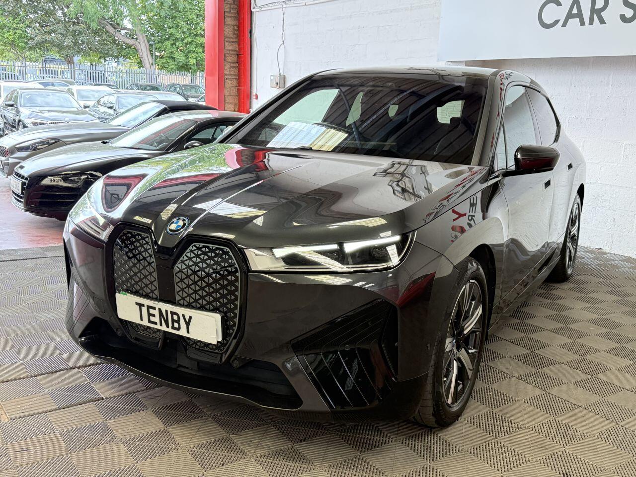 BMW Ix view 4