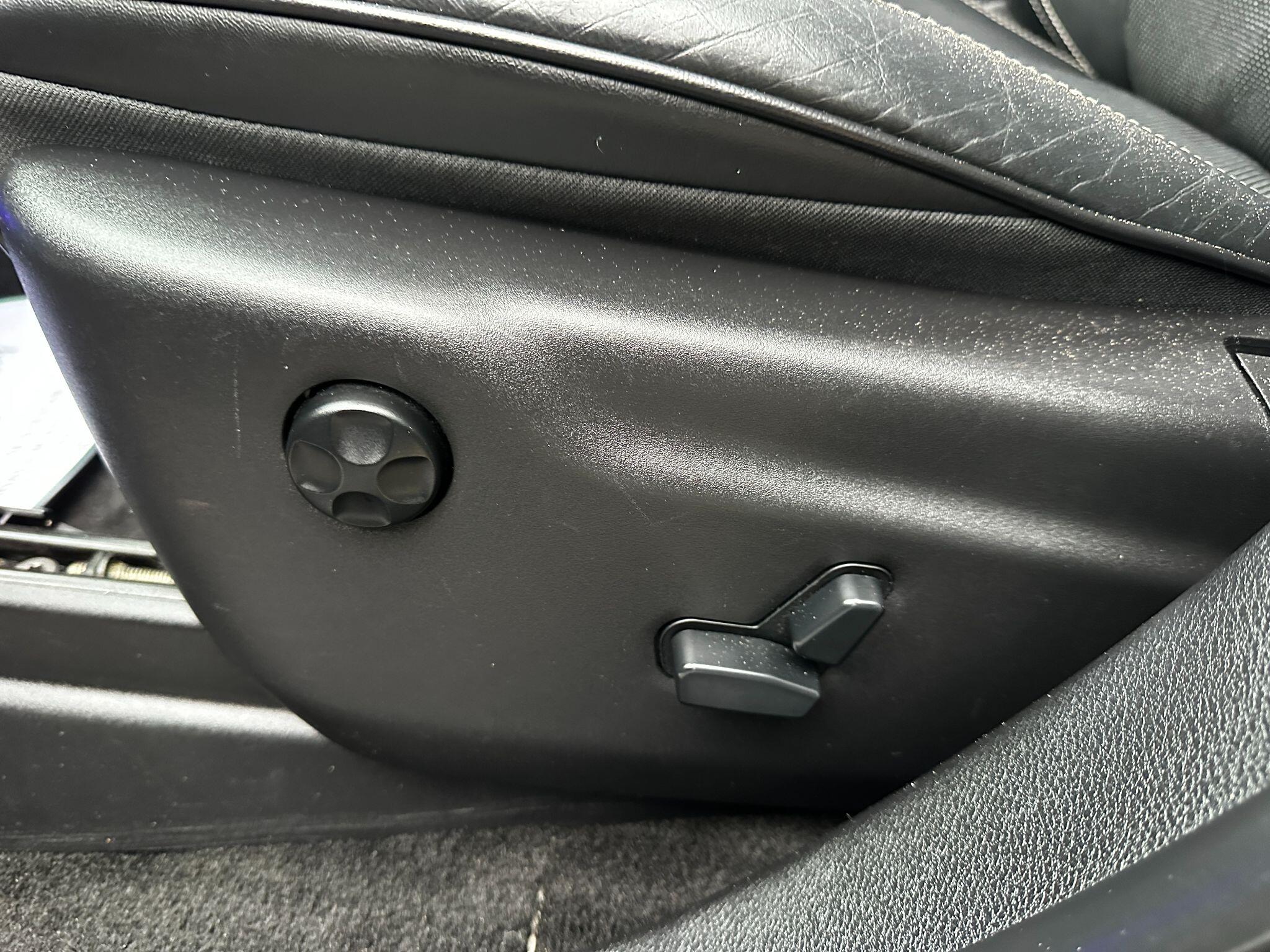 Jeep Grand Cherokee view 21