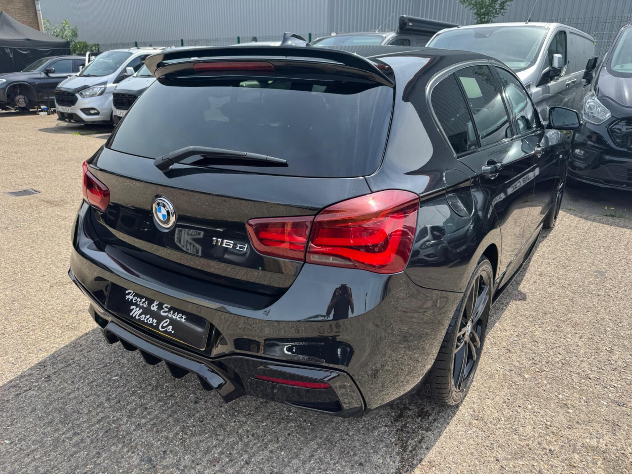 BMW 1 Series view 16