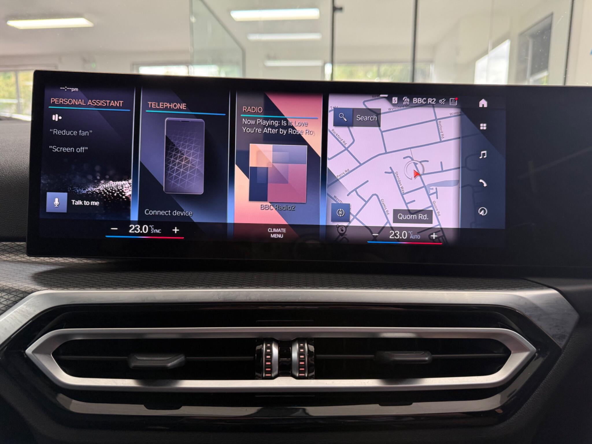 BMW 3 Series view 24