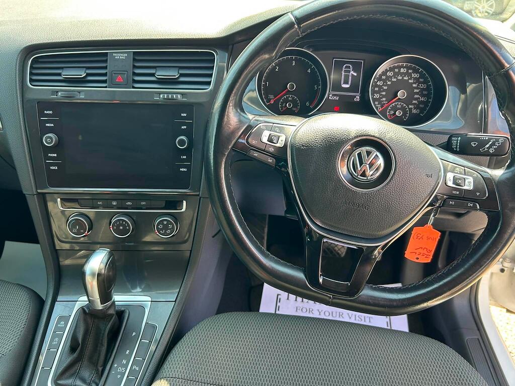 Volkswagen Golf view 9