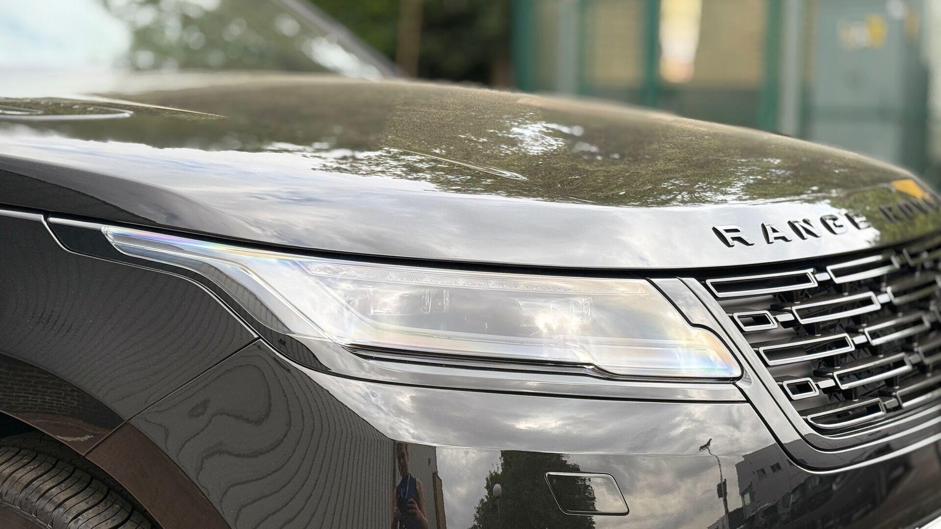 Land Rover Range Rover Velar view 18