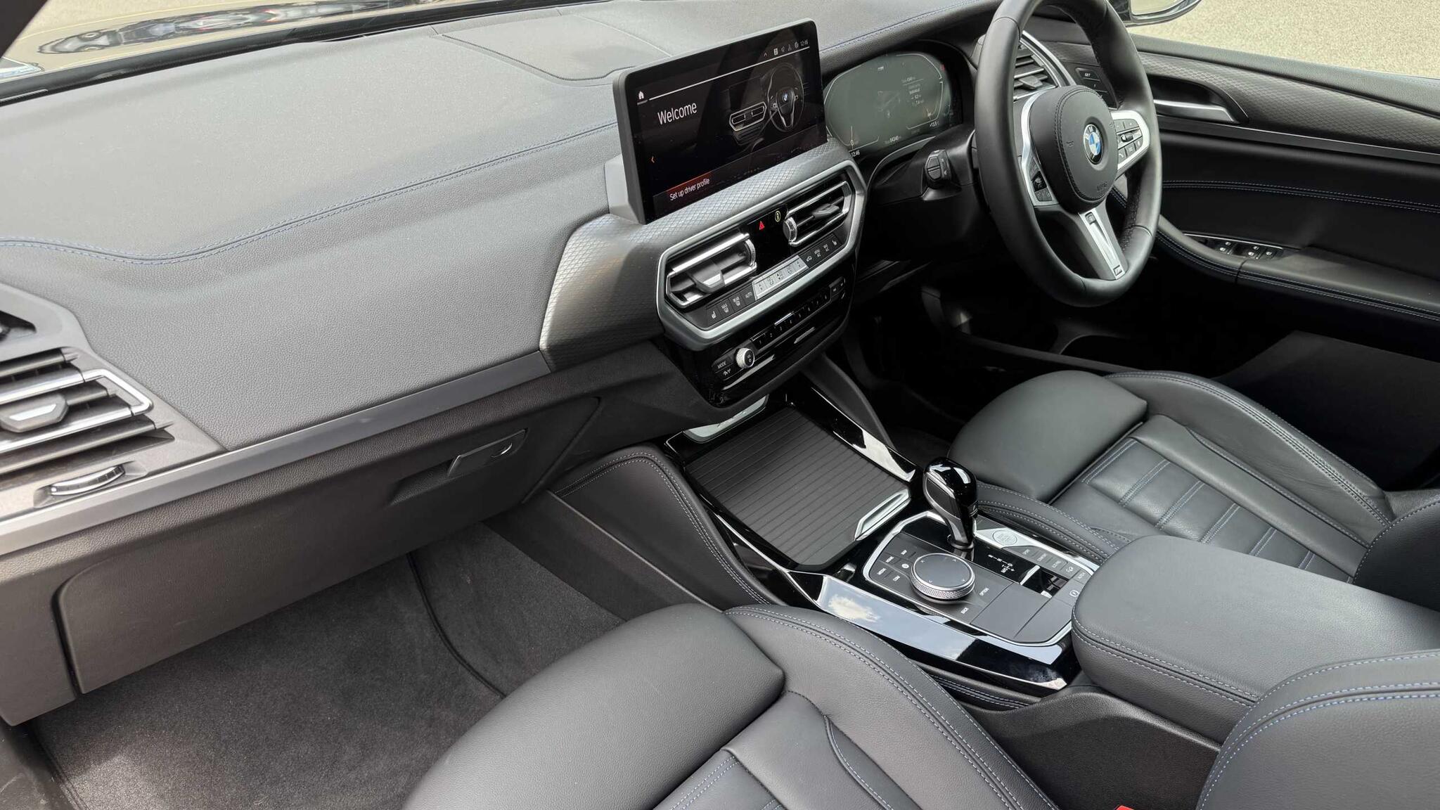 BMW X4 view 9