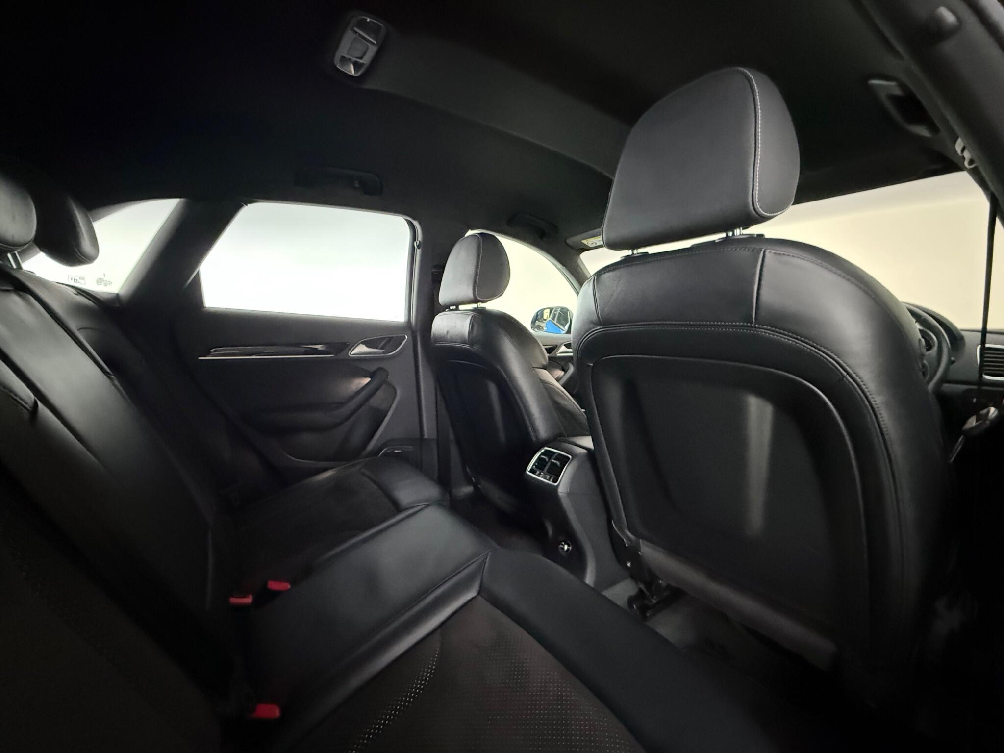 Audi Q3 view 36