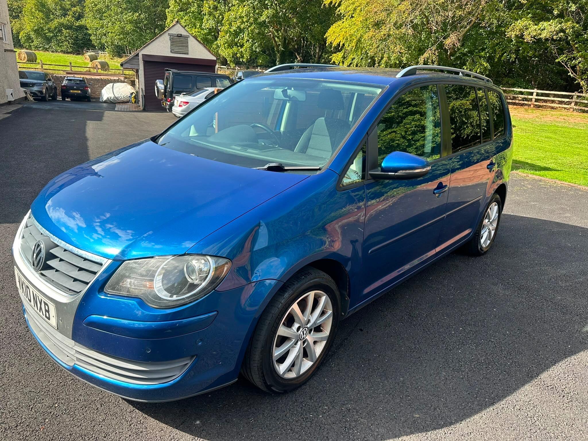 Volkswagen Touran view 6