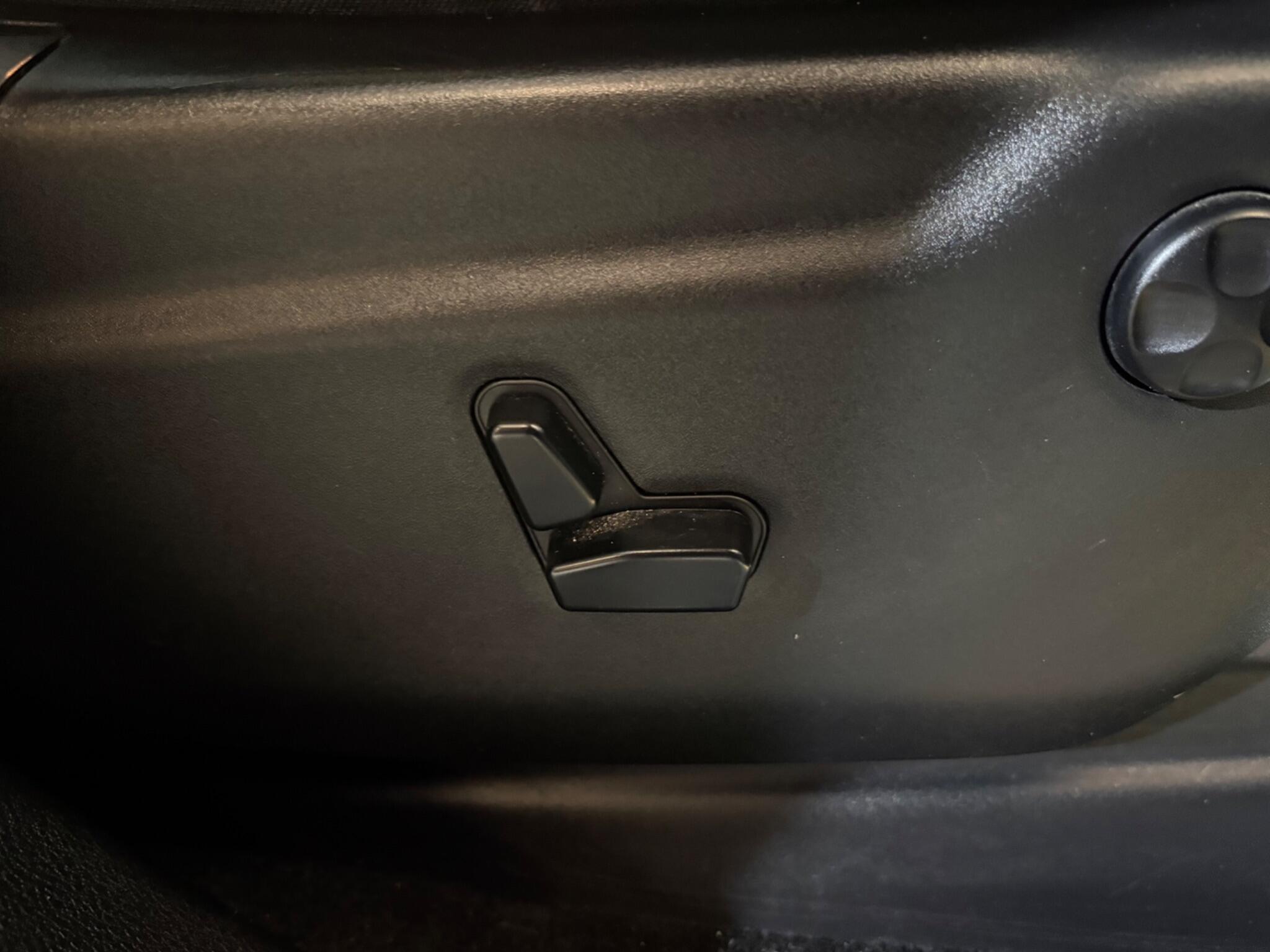 Jeep Grand Cherokee view 30
