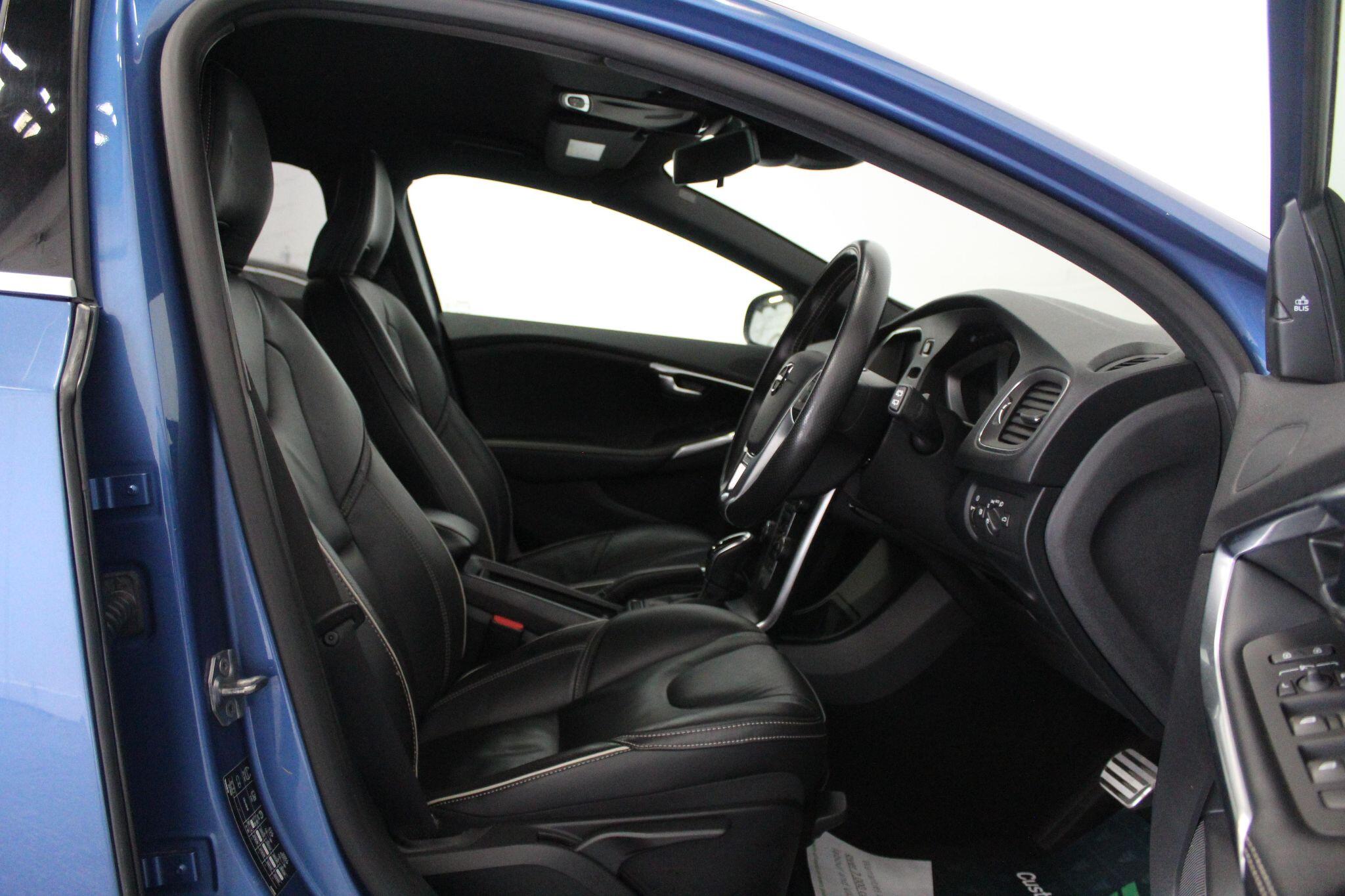 Volvo V40 view 30