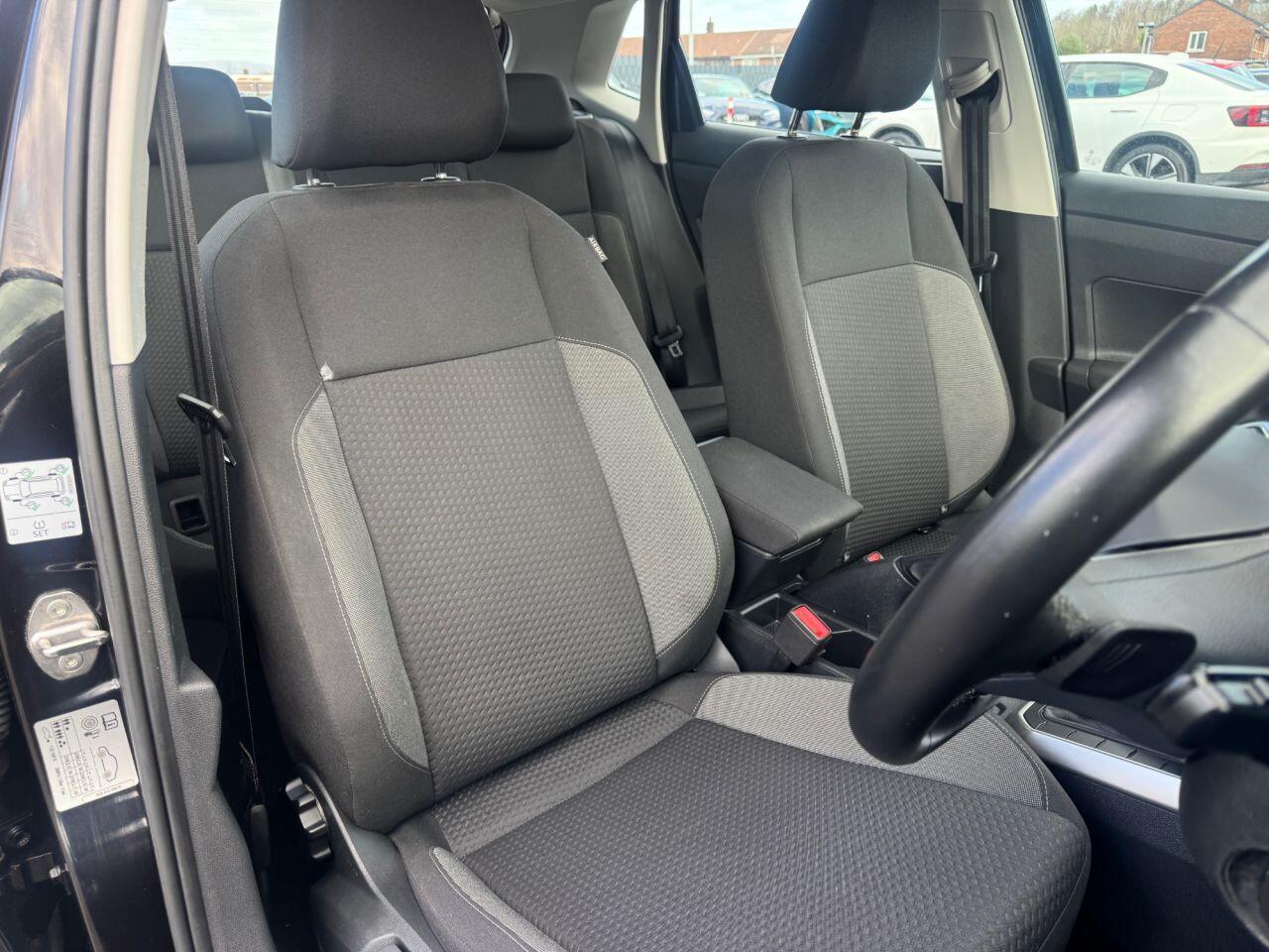 Volkswagen Polo view 14