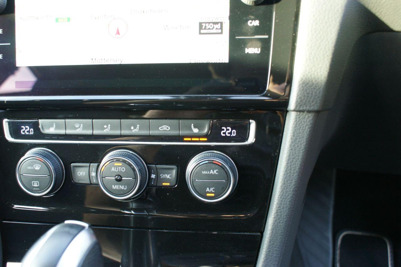 Volkswagen Golf view 50