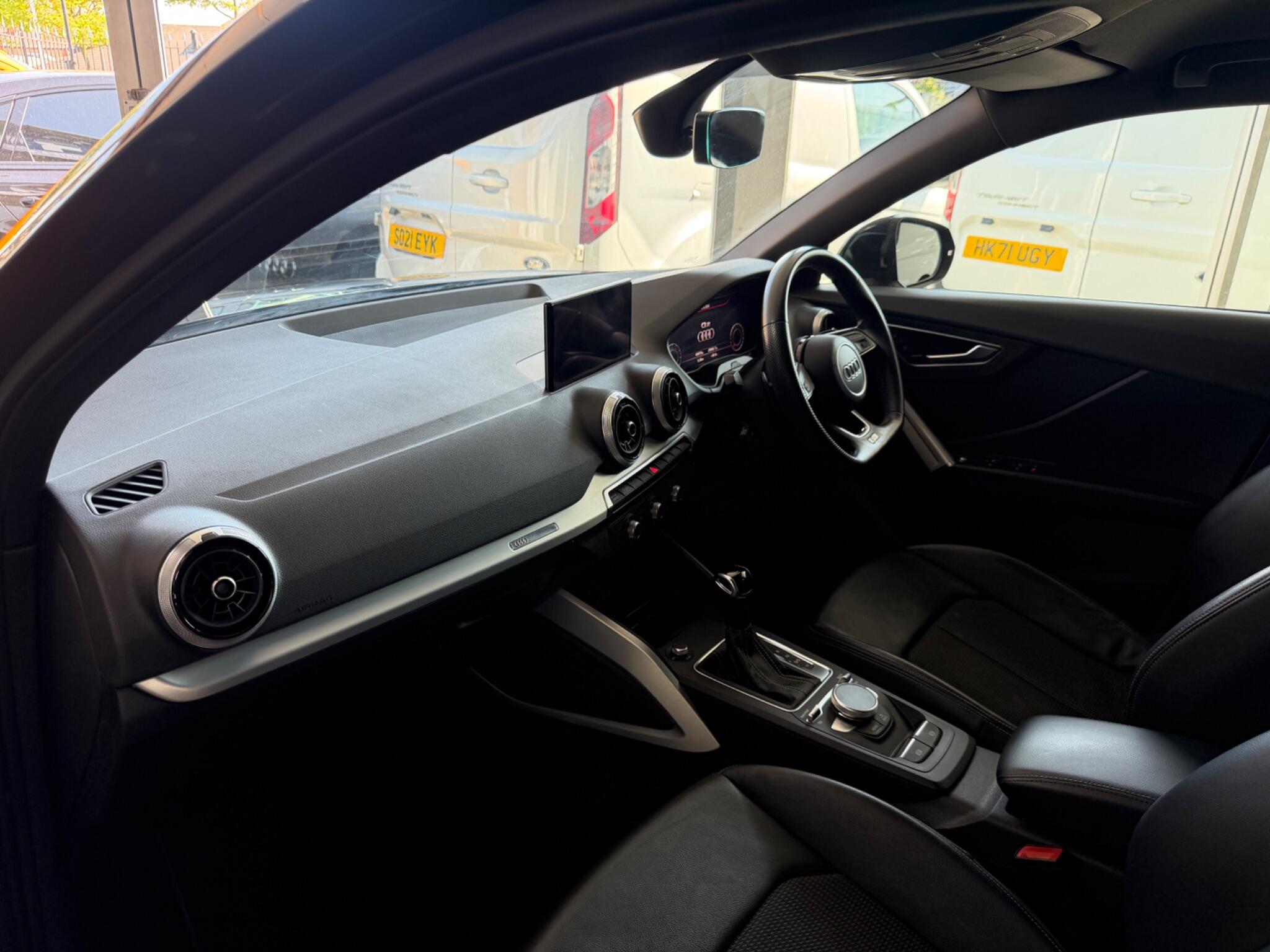 Audi Q2 view 23