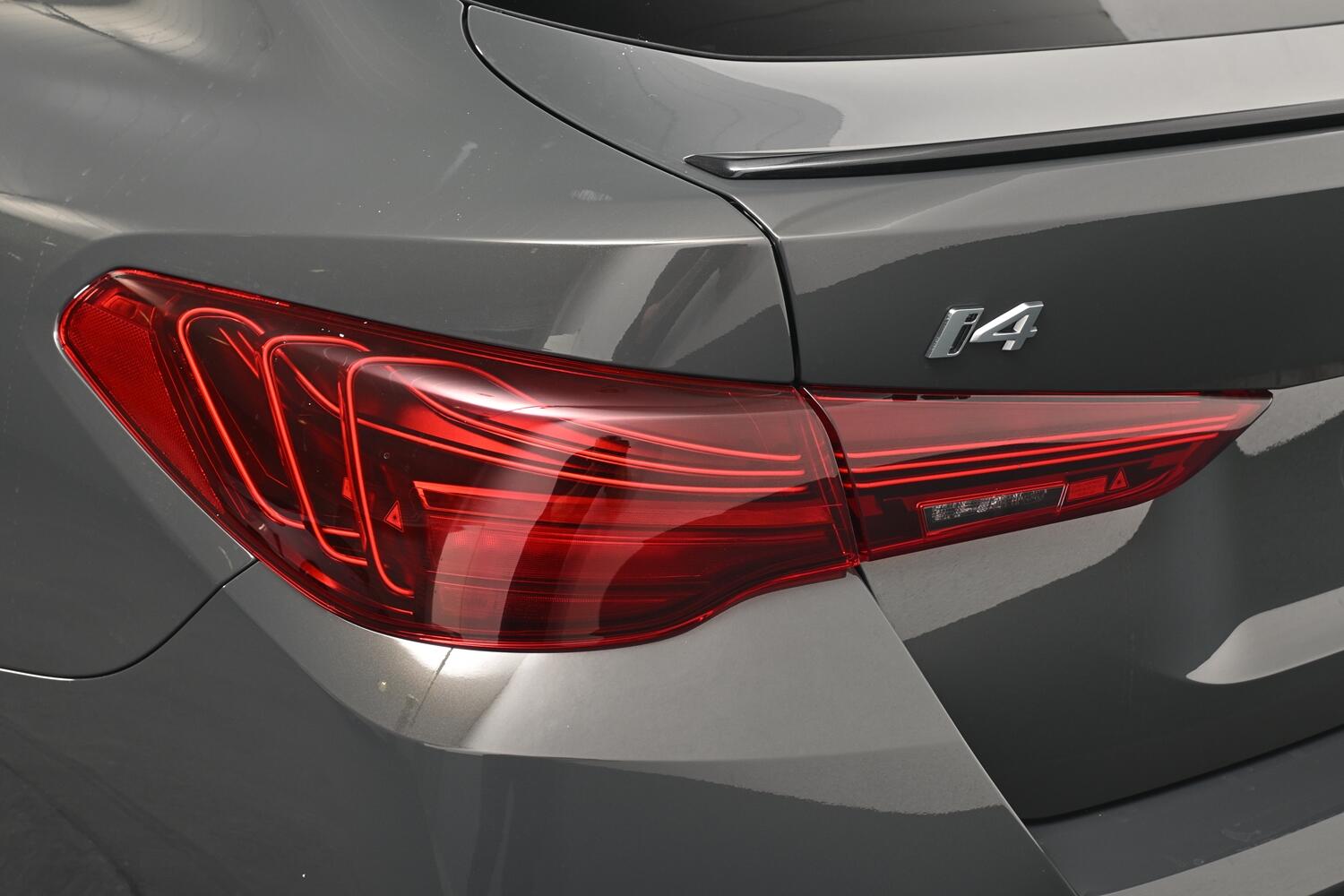 BMW i4 view 32