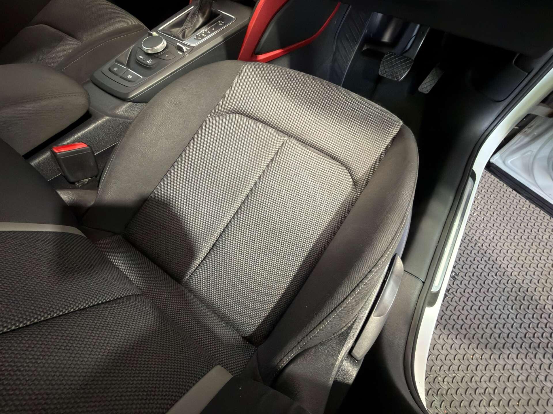 Audi Q2 view 17