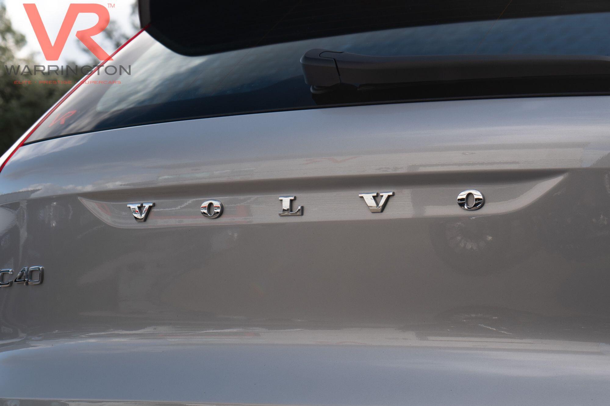 Volvo XC40 view 40
