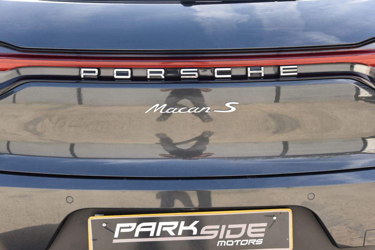 Porsche Macan view 18