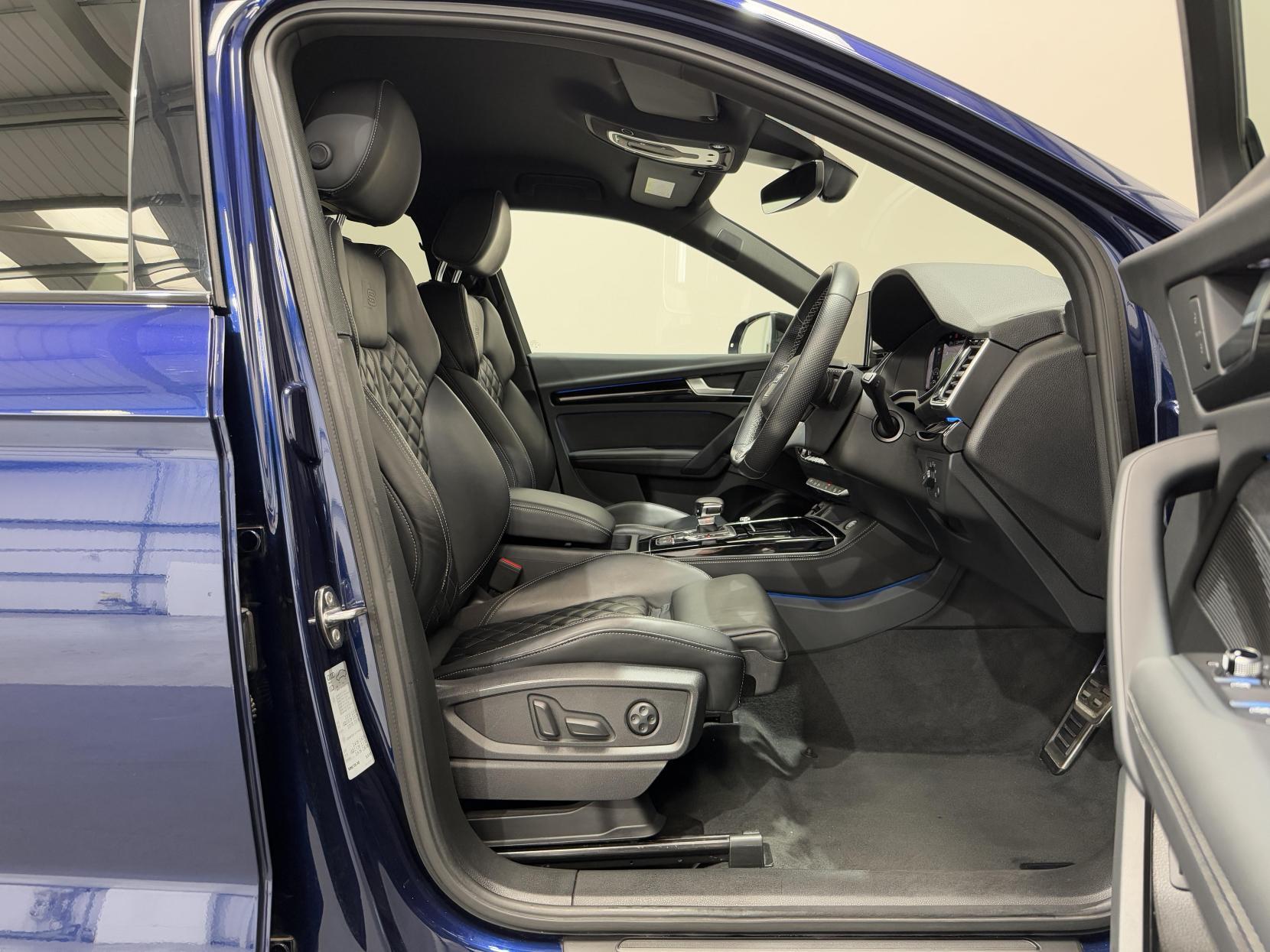Audi Q5 view 19
