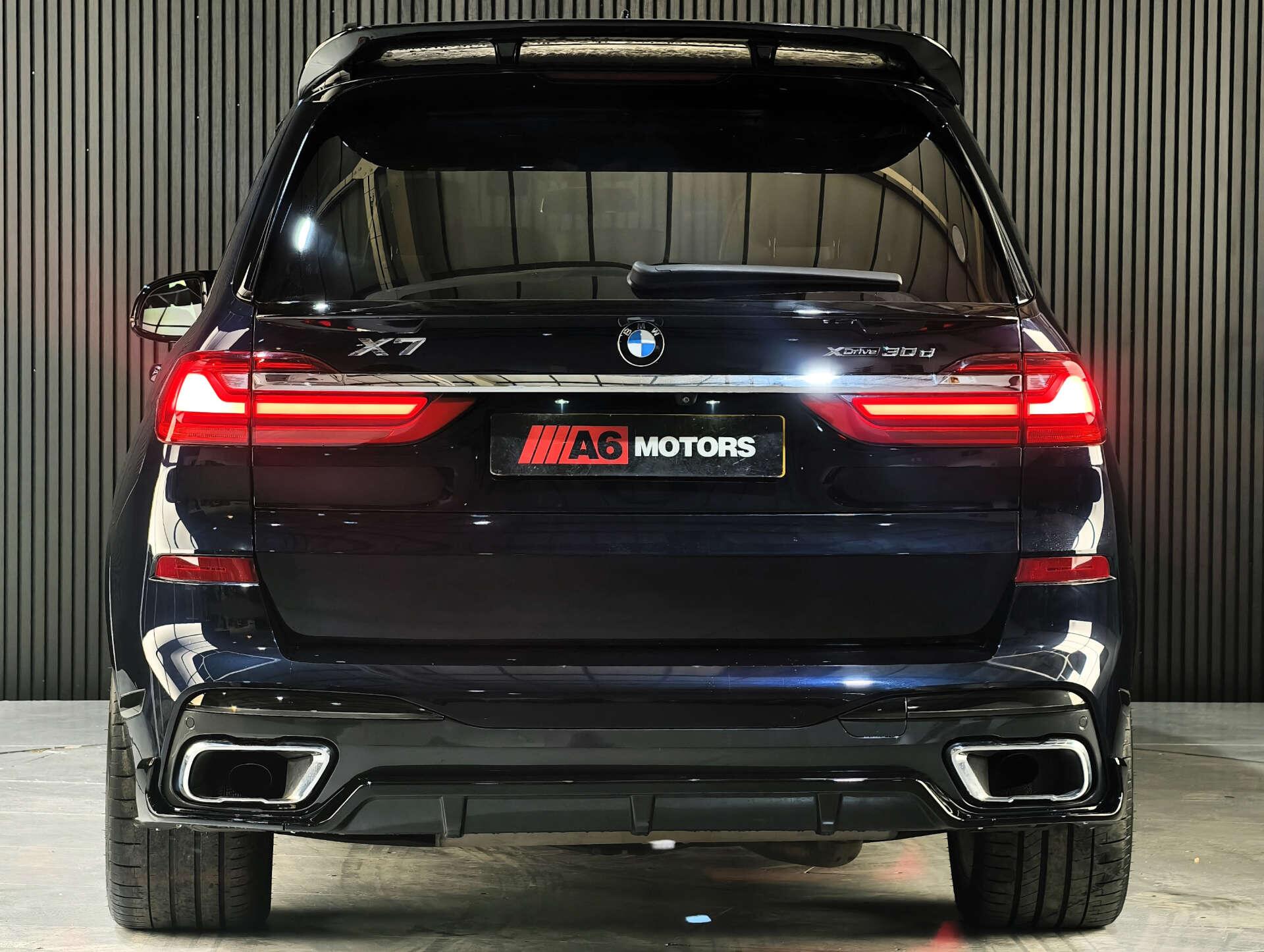 BMW X7 view 17