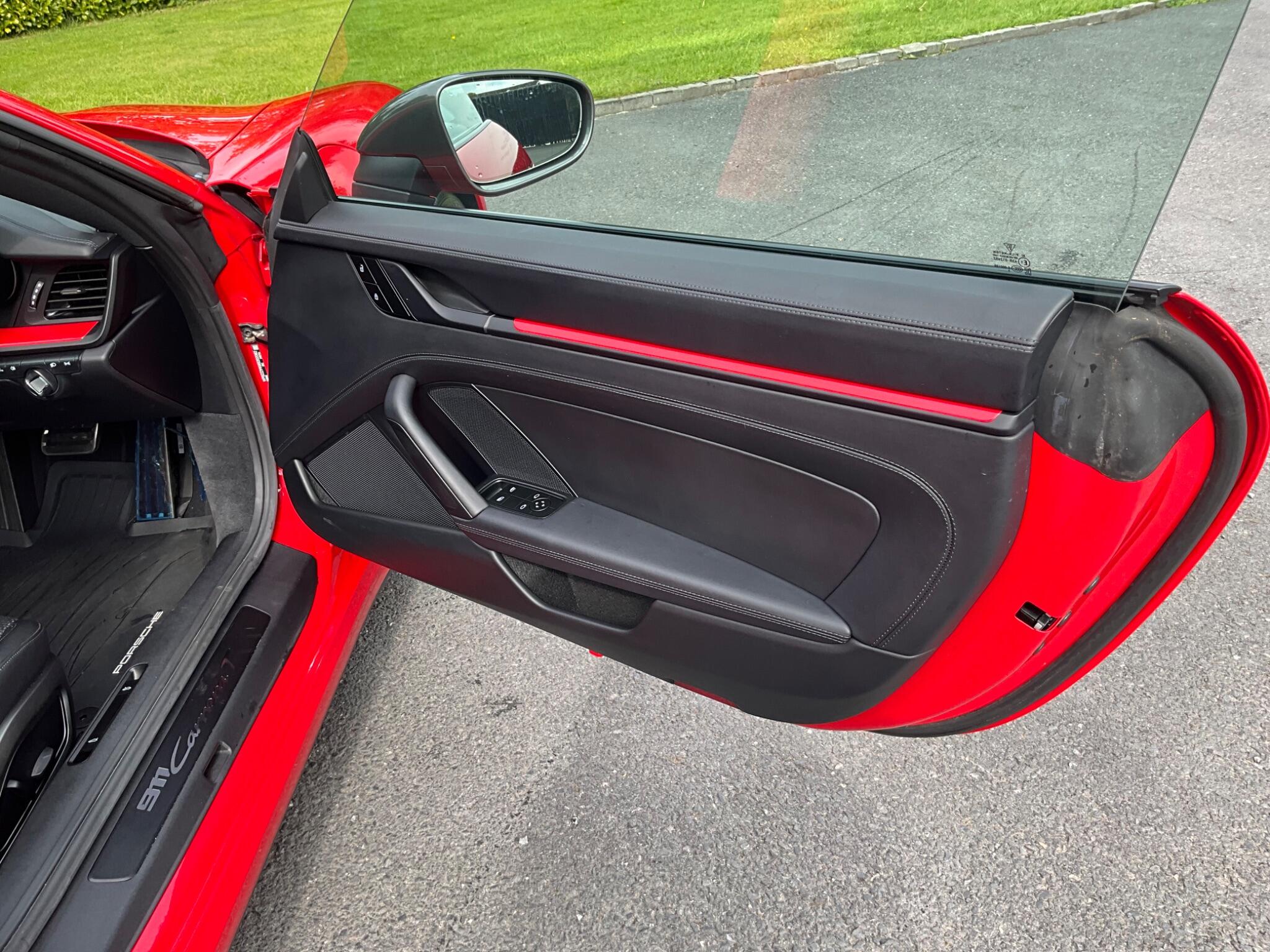 Porsche 911 view 19