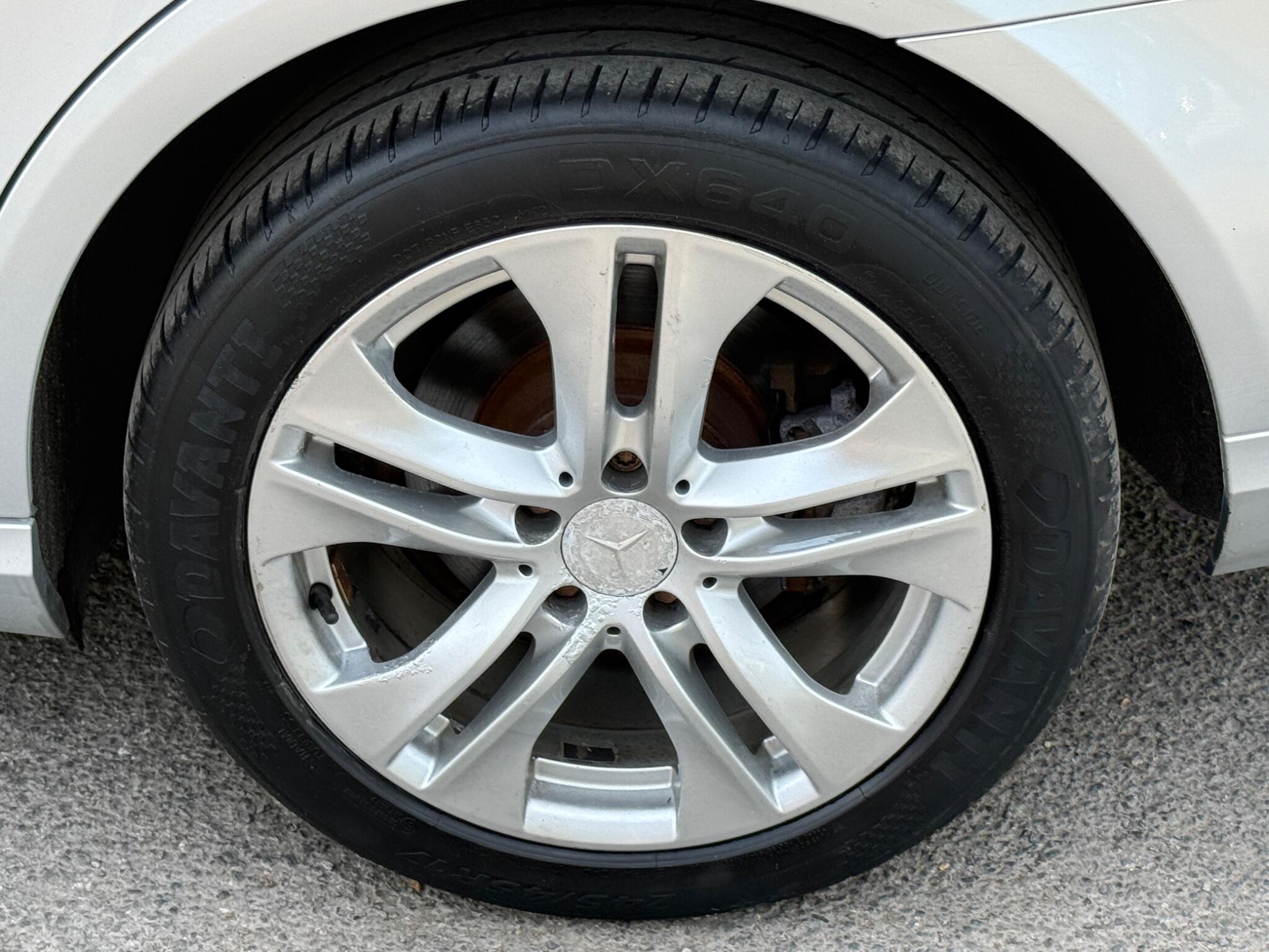 Mercedes-Benz E Class - Image 27