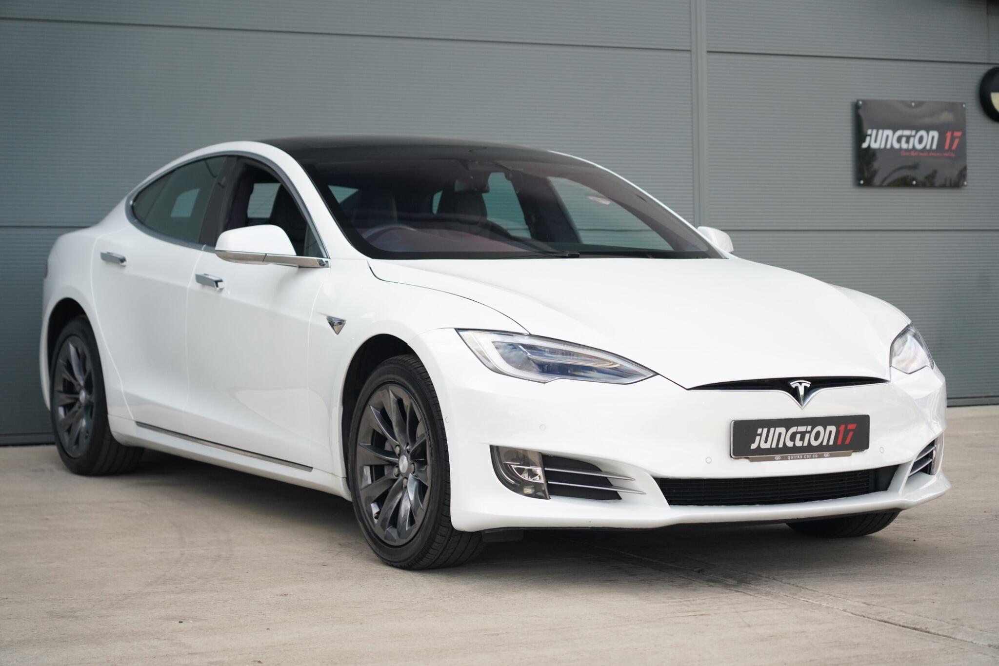Tesla Model S view 5
