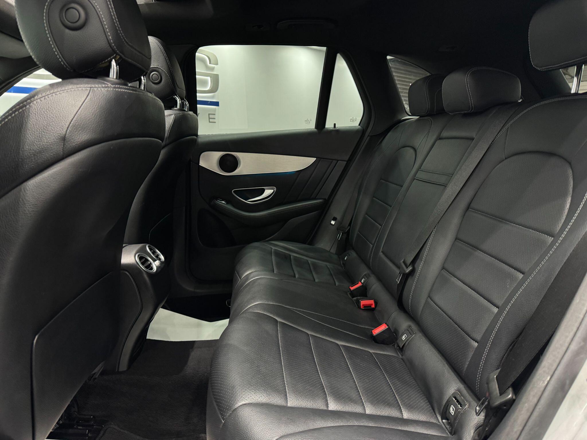 Mercedes-Benz GLC view 53