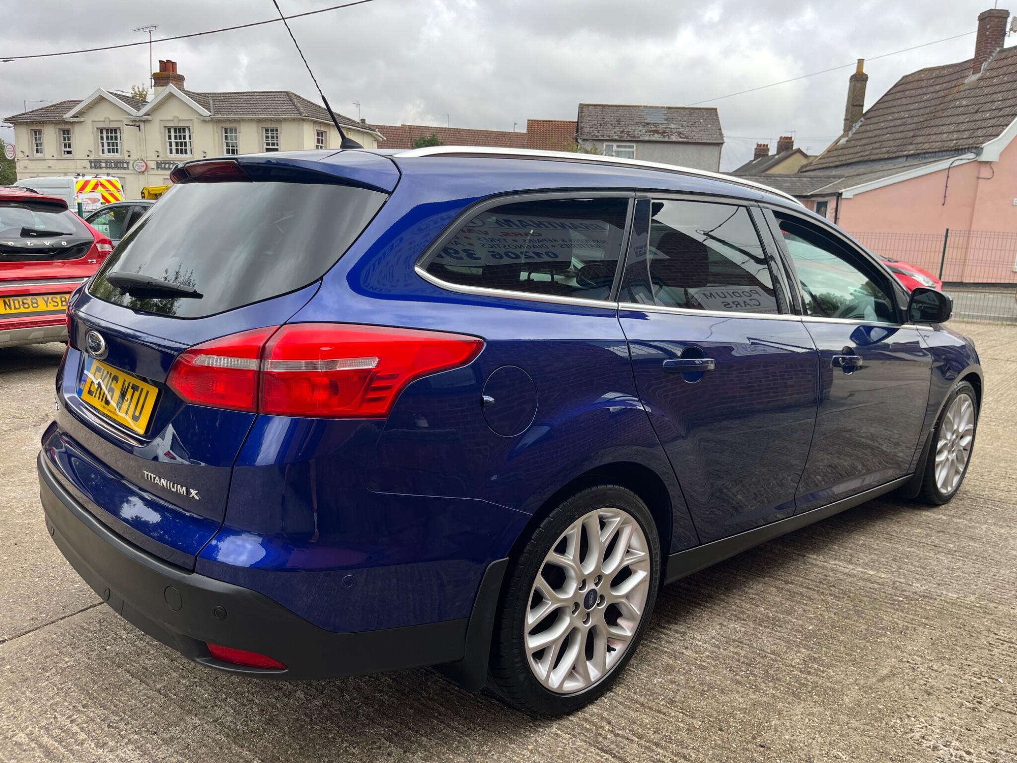 Ford Focus view 79