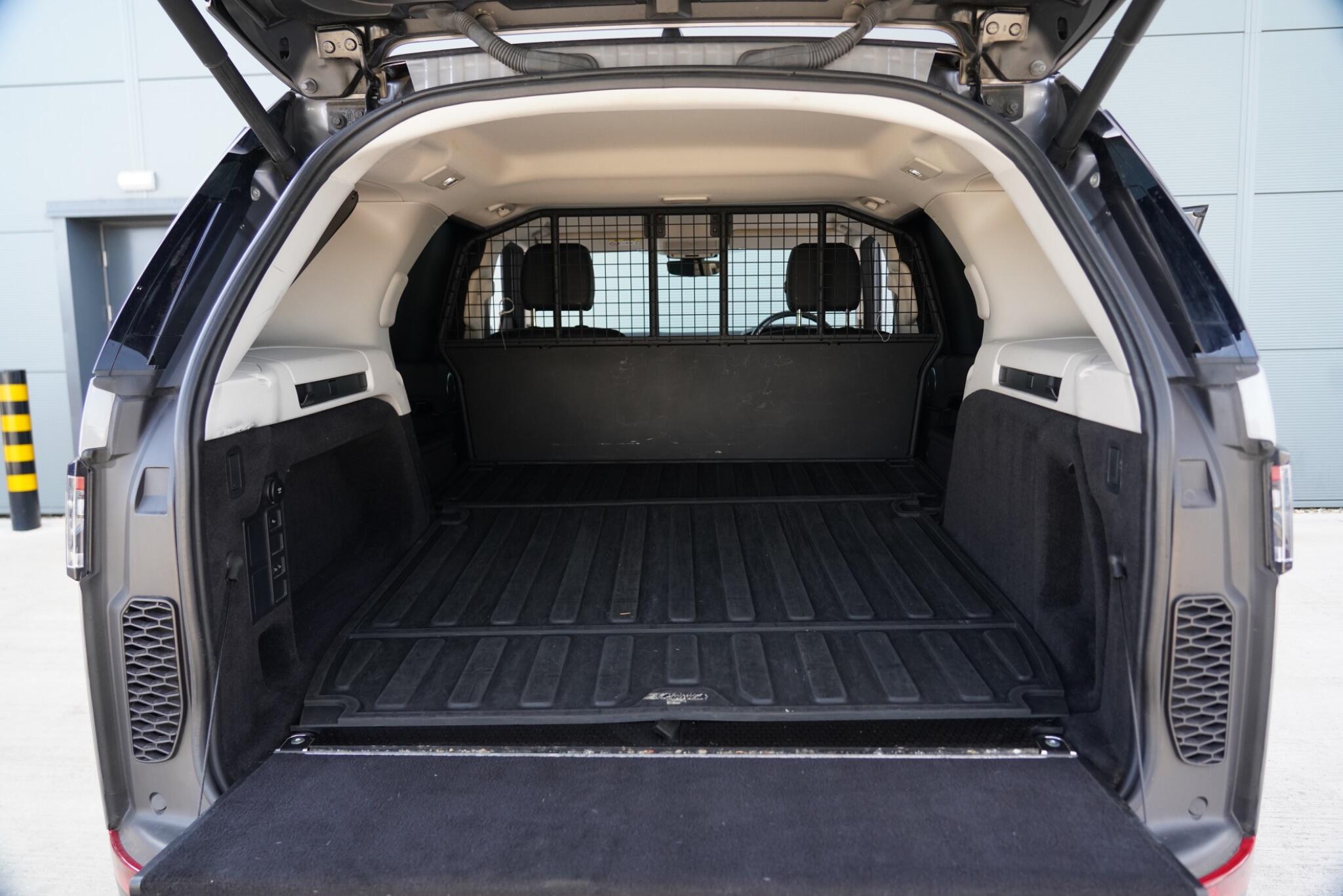Land Rover Discovery view 2
