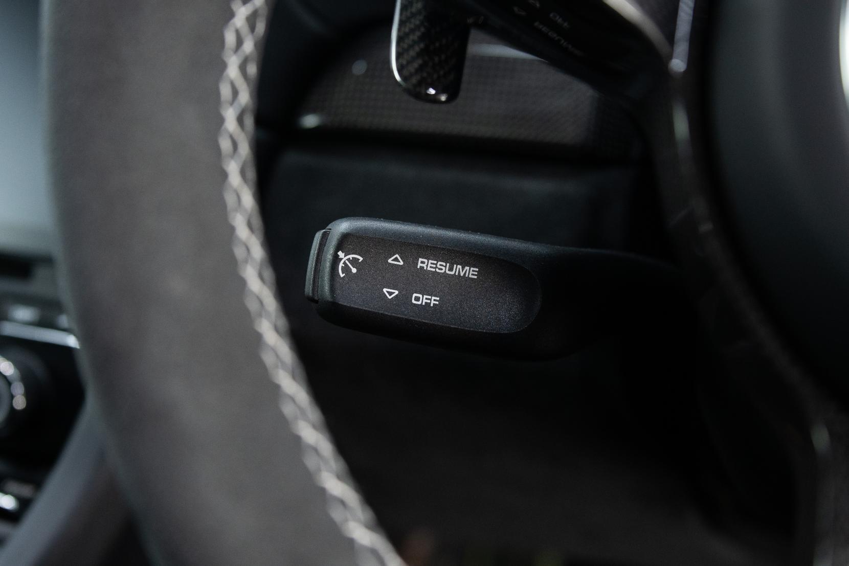 Porsche 911 view 16