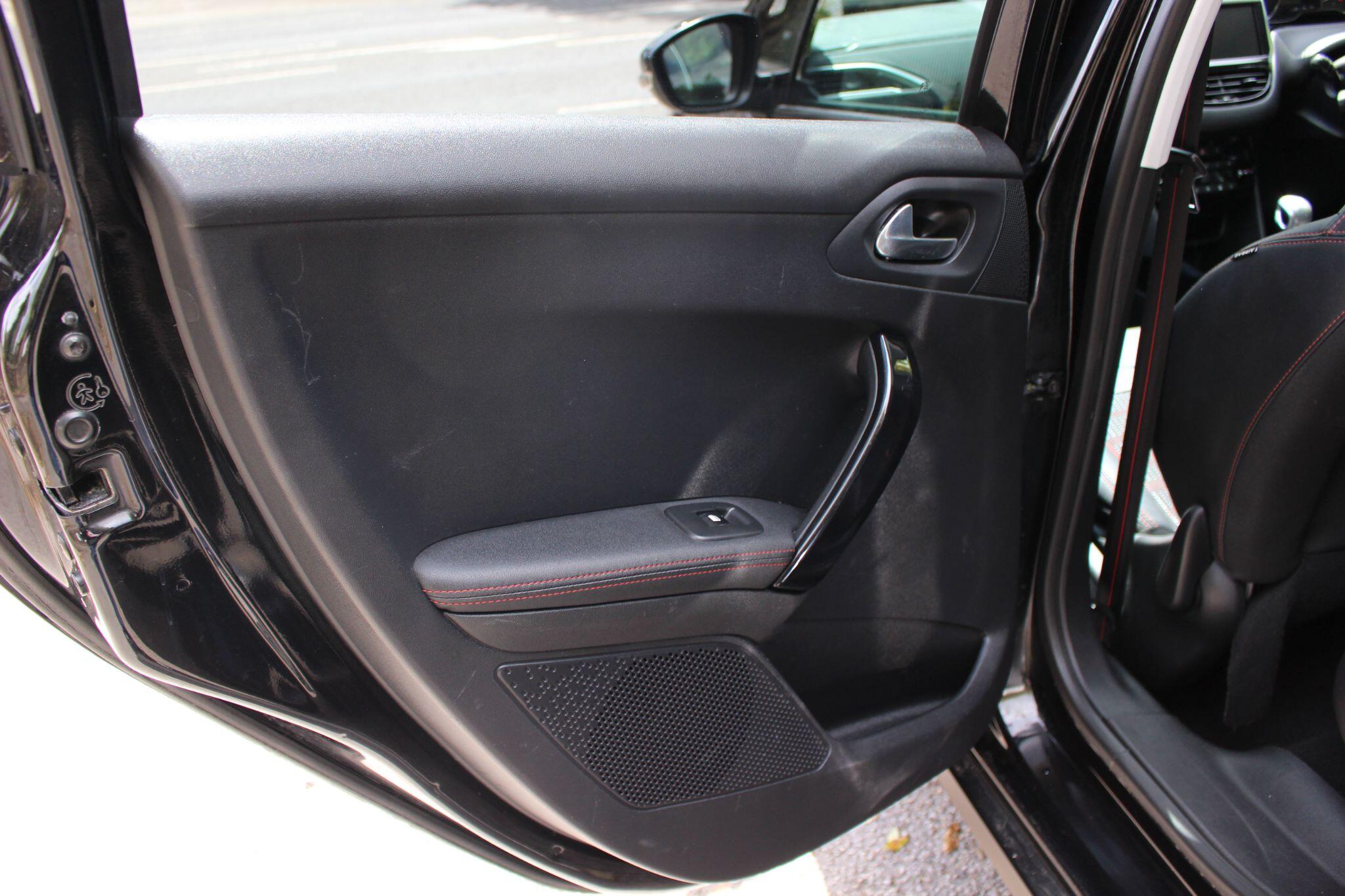 Peugeot 2008 view 21