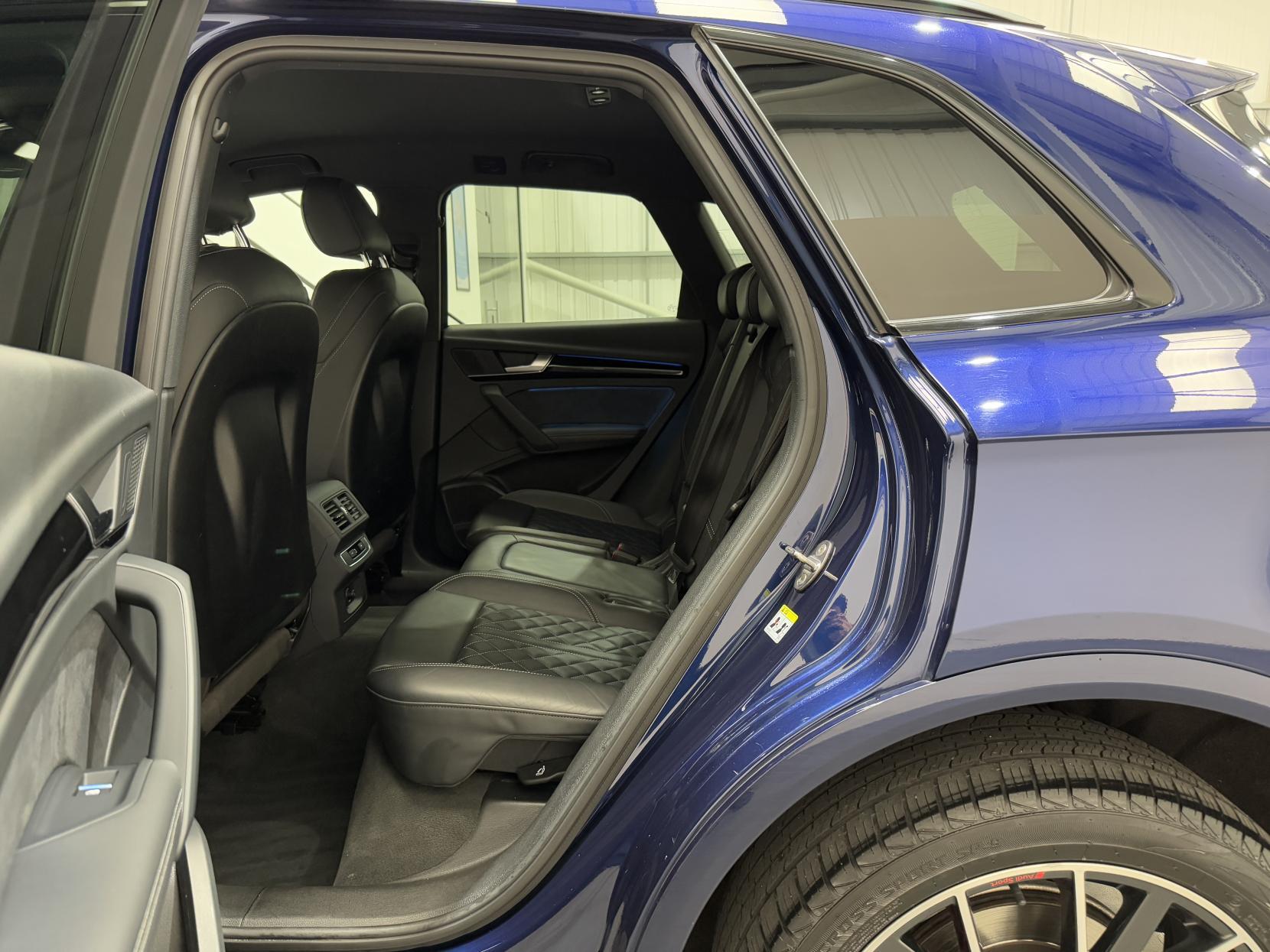 Audi Q5 view 50