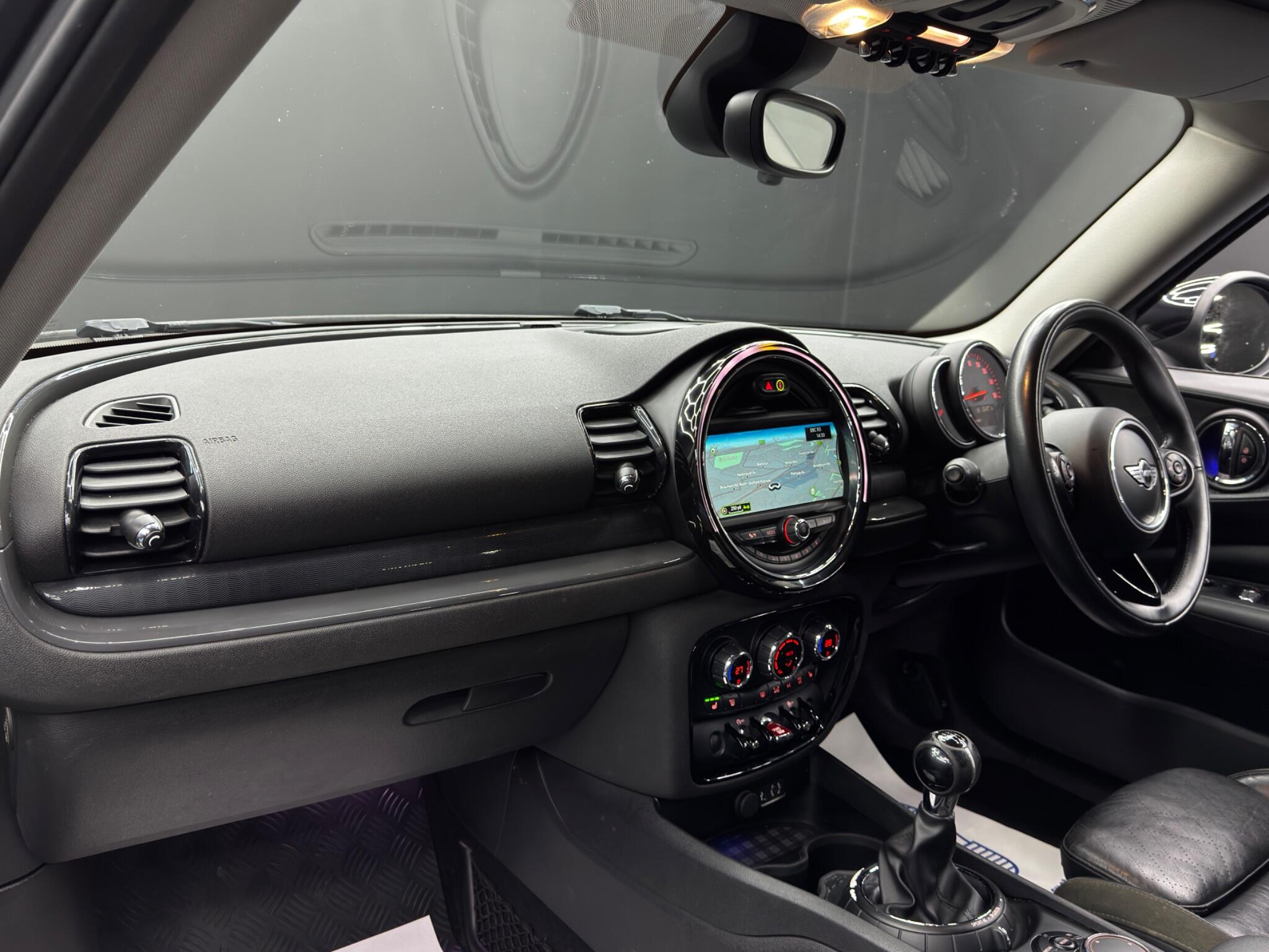 Mini Clubman view 11