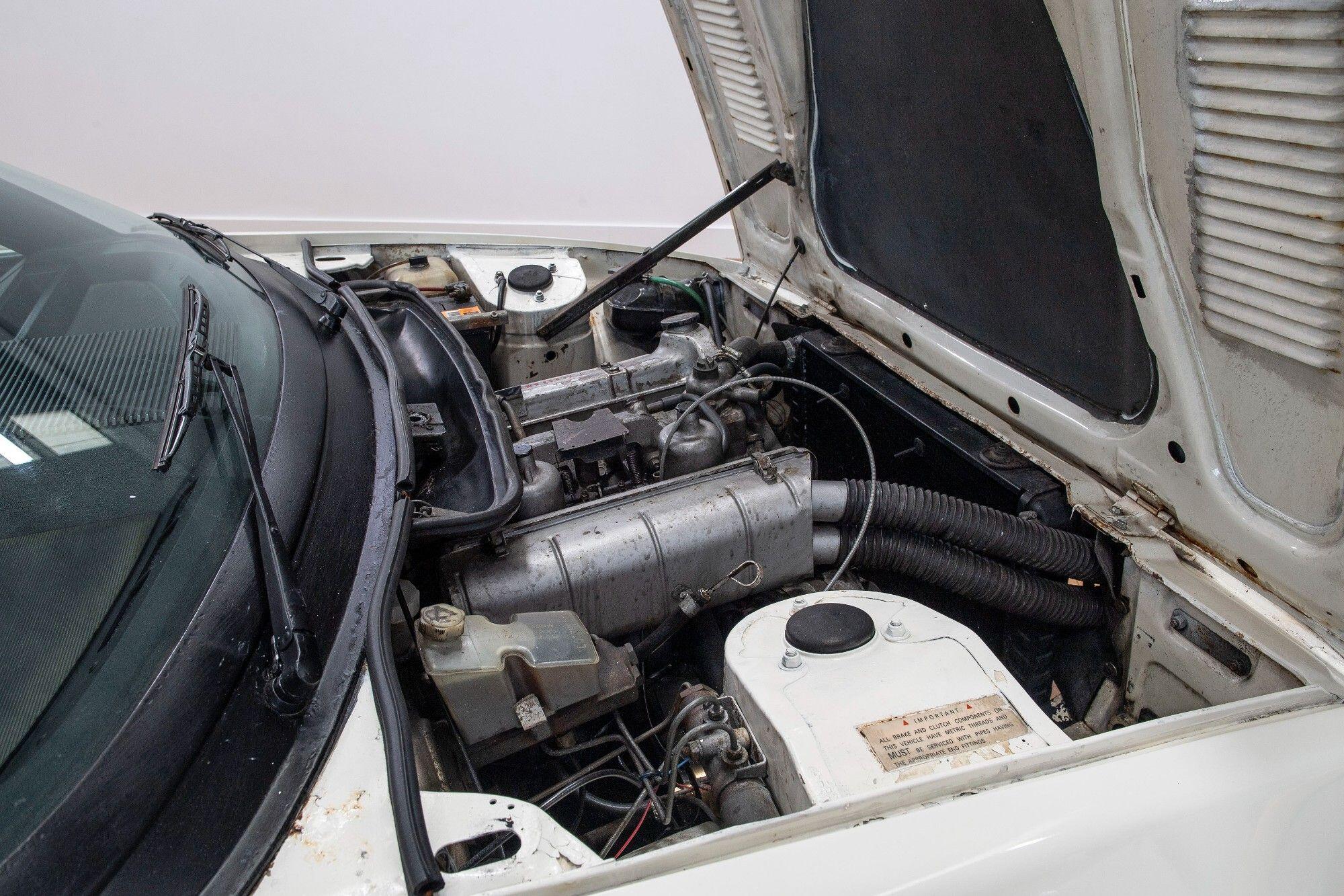 Triumph 1976 Triumph view 27