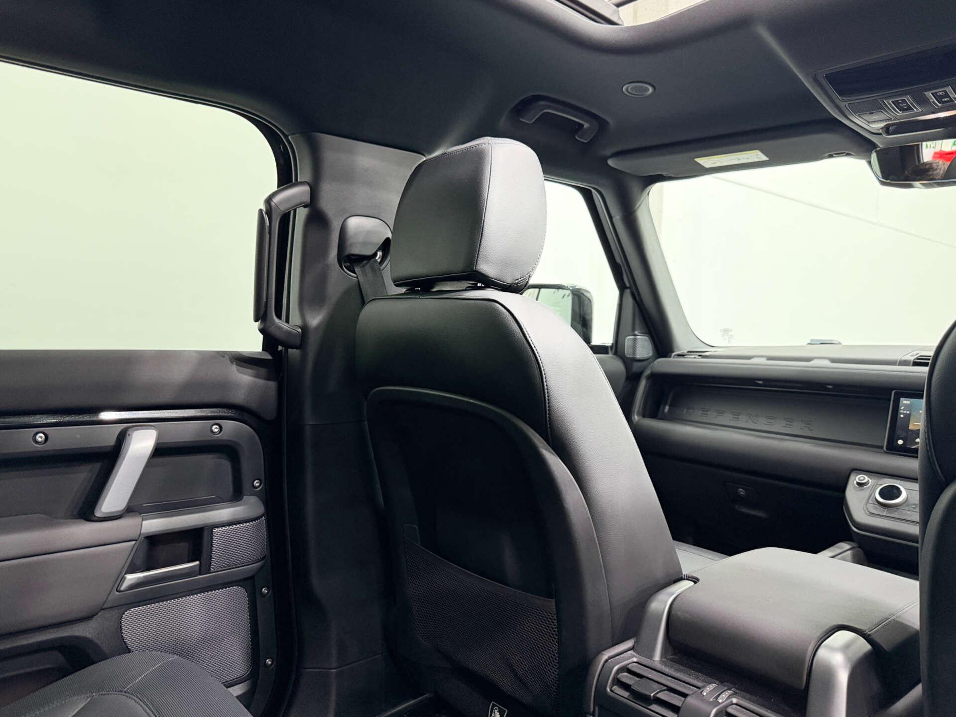Land Rover Defender view 16