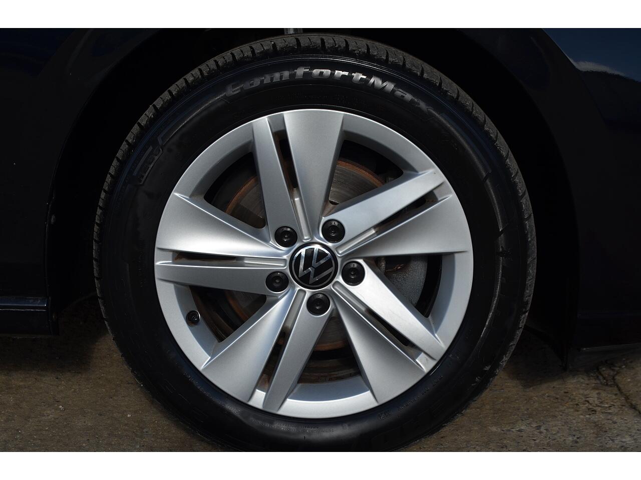 Volkswagen Golf view 39