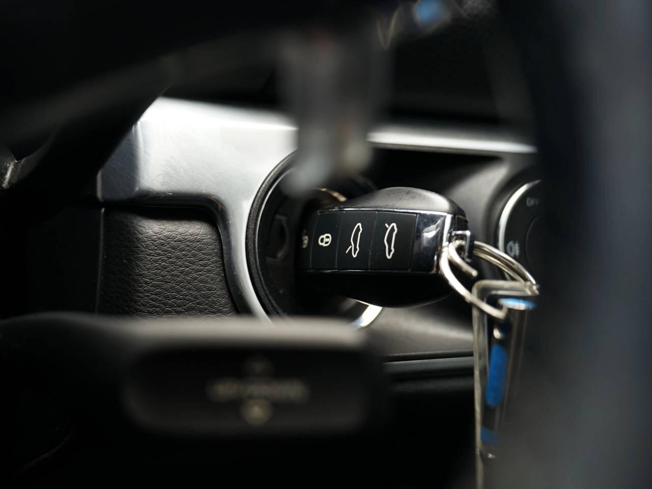 Porsche Cayman view 24
