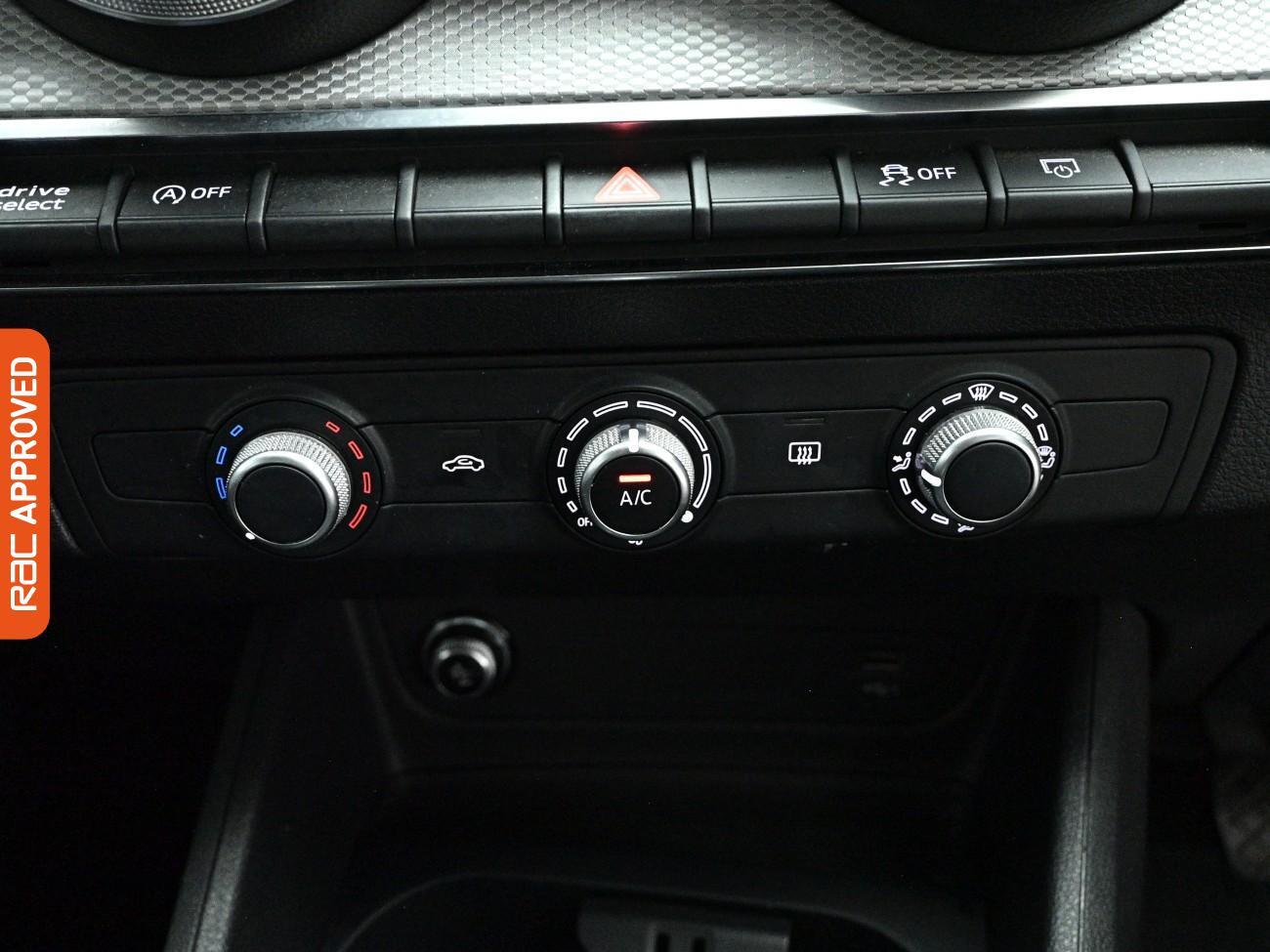 Audi Q2 view 16
