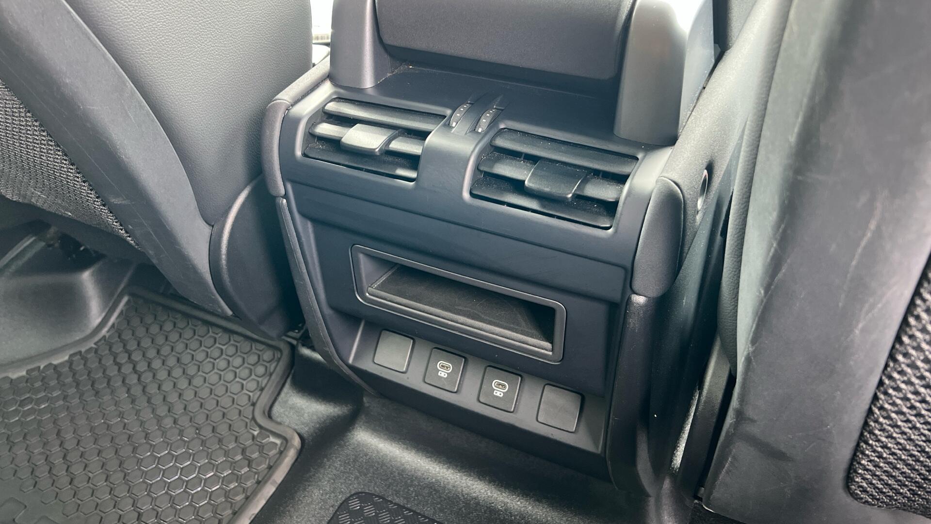 Land Rover Defender view 21