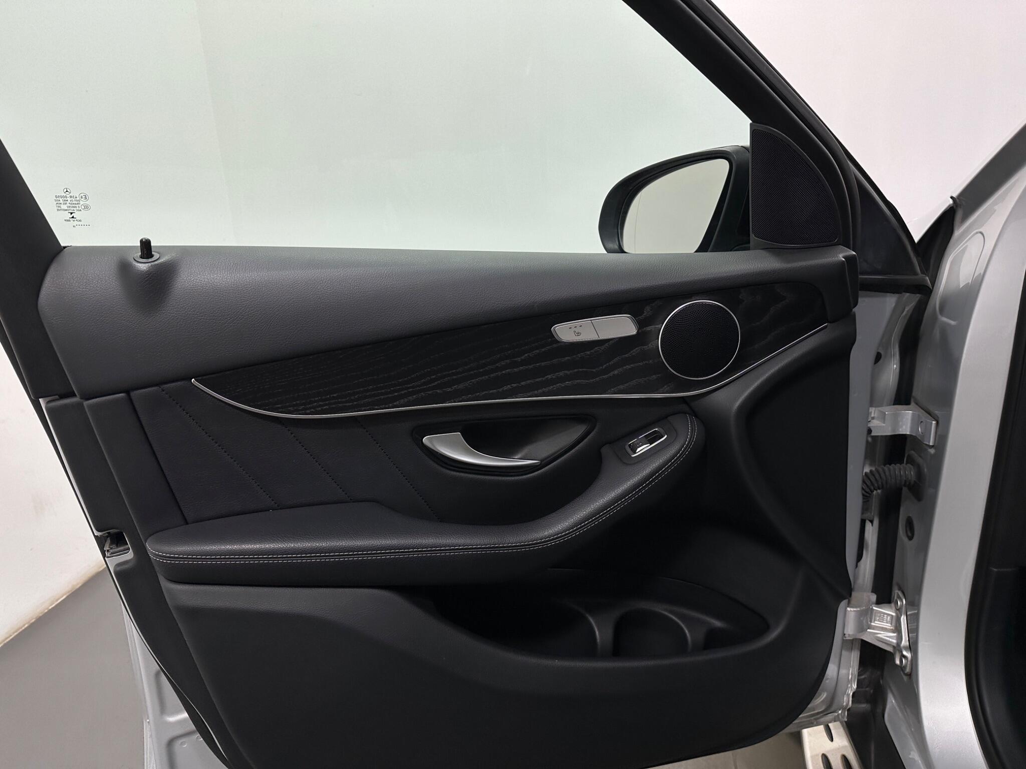 Mercedes-Benz GLC view 38