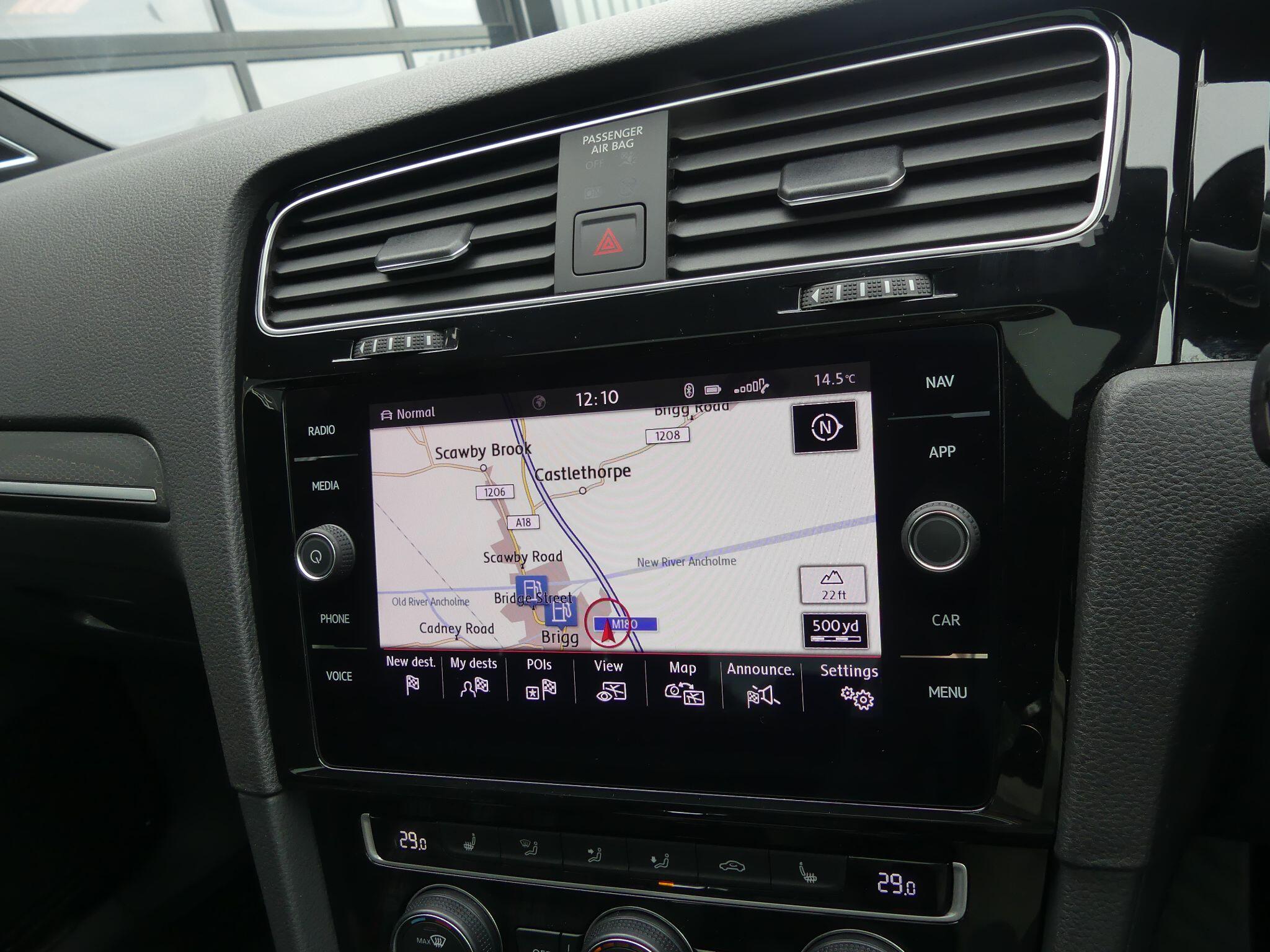 Volkswagen Golf view 21
