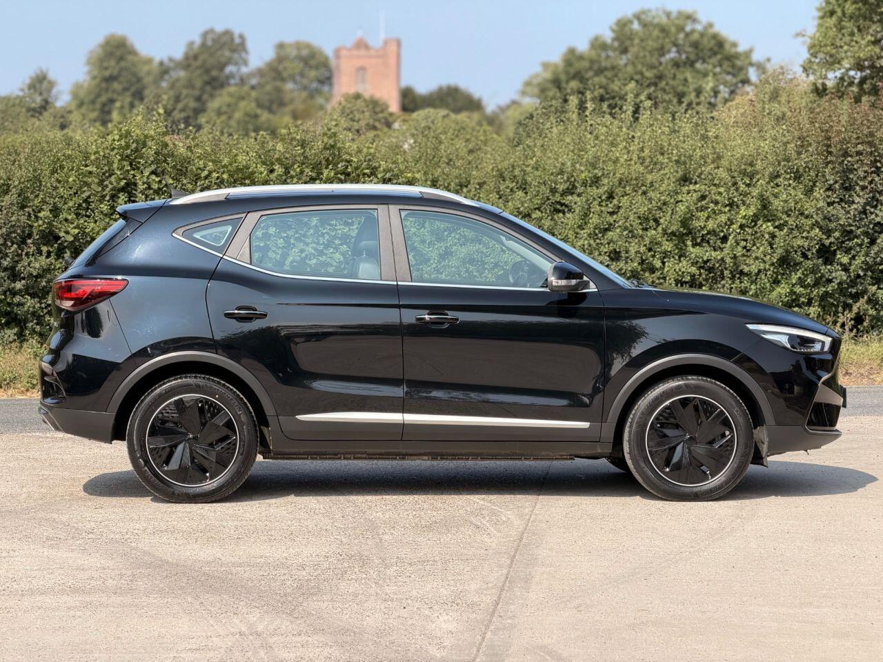 MG ZS view 8