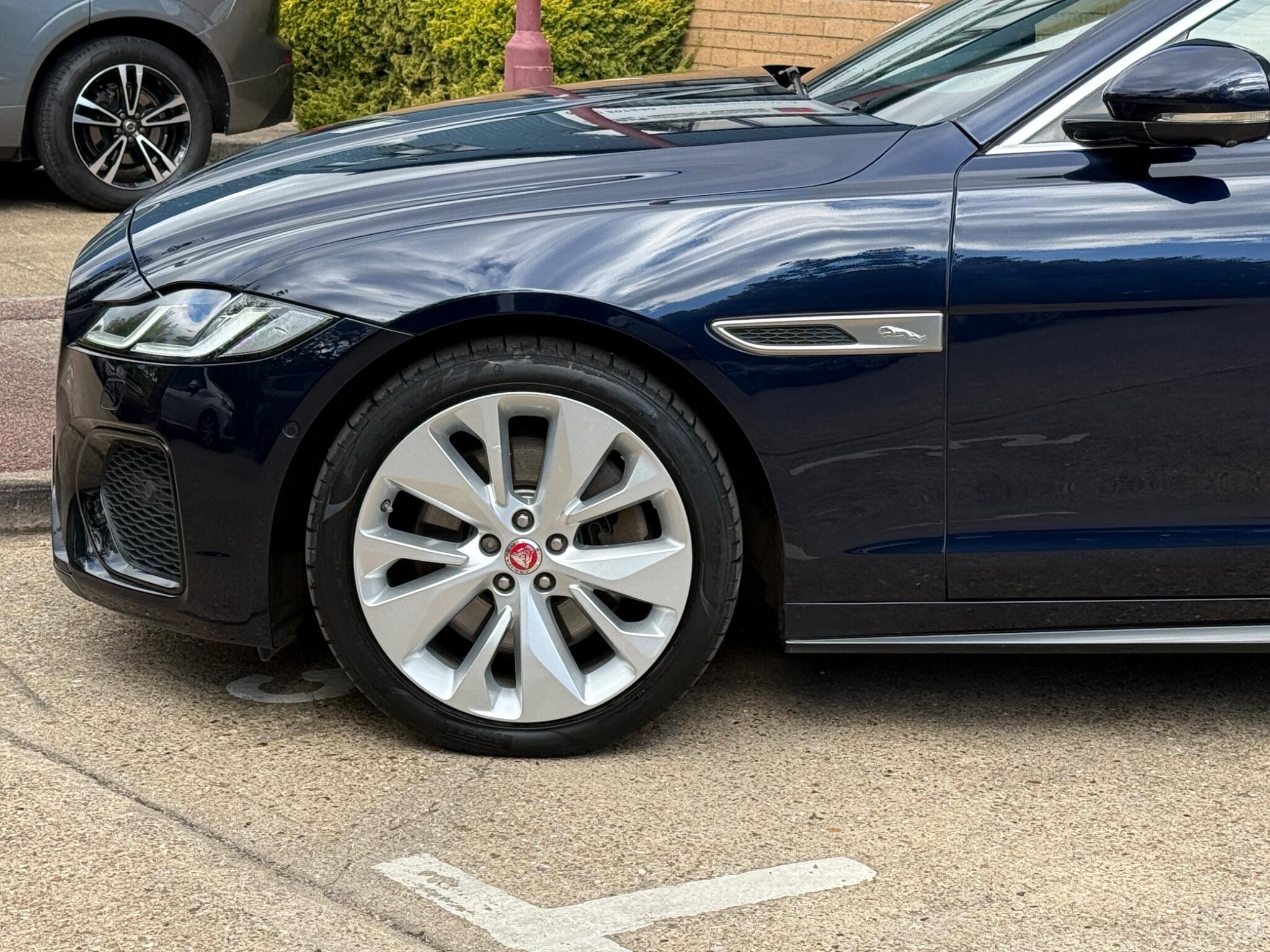 Jaguar XF view 5